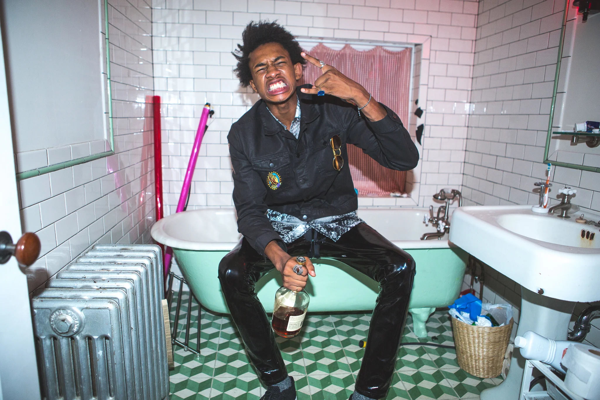 Danny-Brown-Smokin-and-Drinkin-by-Pip-Cowley-LRG140730-4.jpg