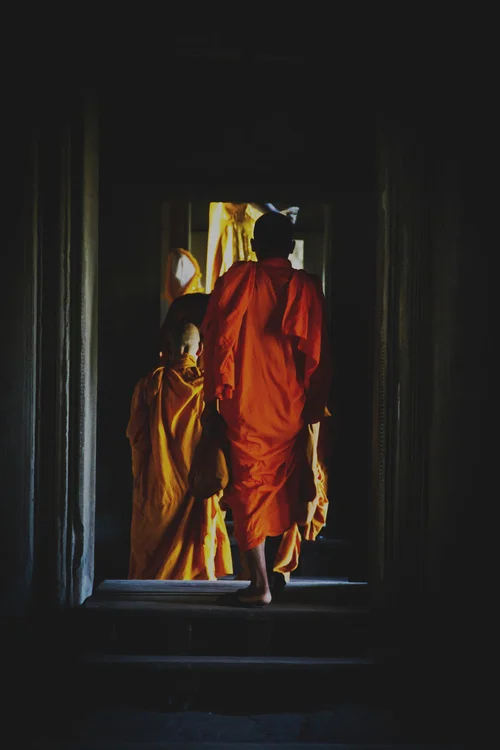 Cambodia-Angkor-Wat-Monks-Pip-Cowley-2045x1385.jpg