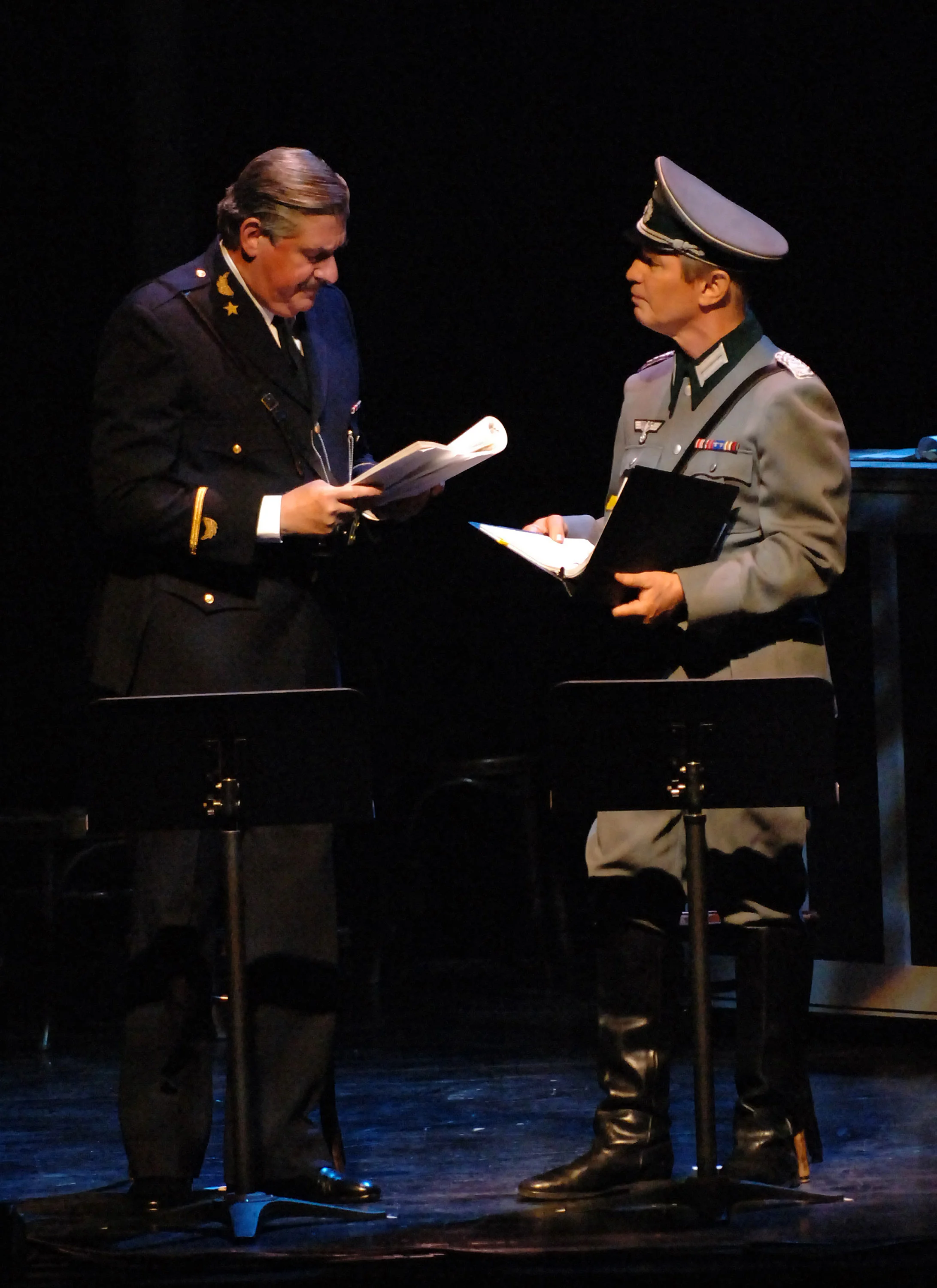 fromleftEdwa_ENeitzel_6124873.jpg