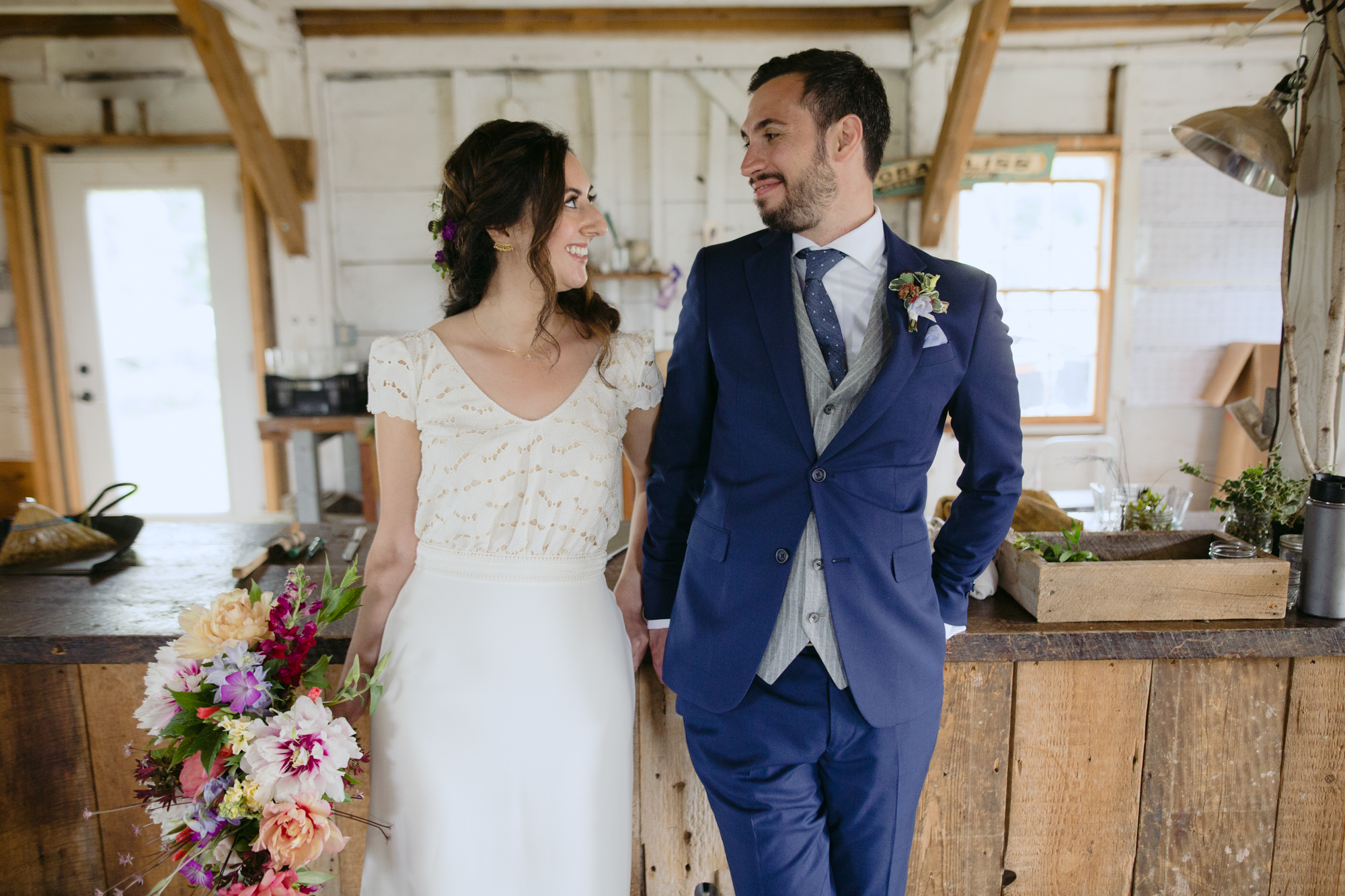 broadturn_flower_farm_wedding_scarborough_maine_barn_wedding012.jpg