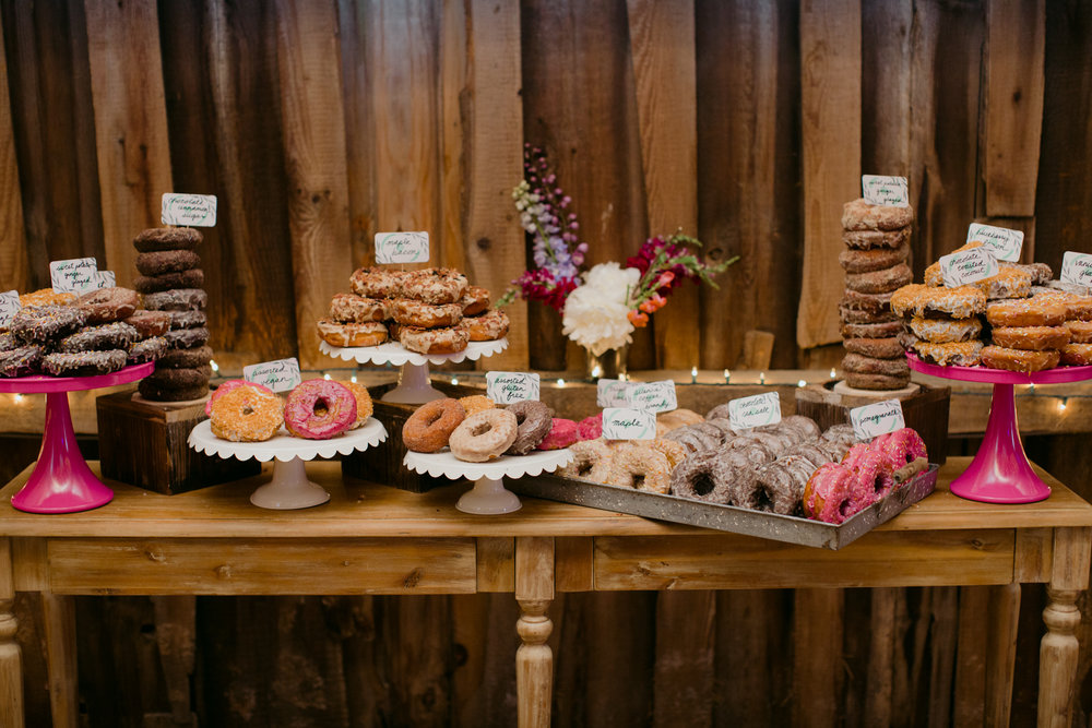 broadturn_flower_farm_wedding_scarborough_maine_barn_wedding041.jpg