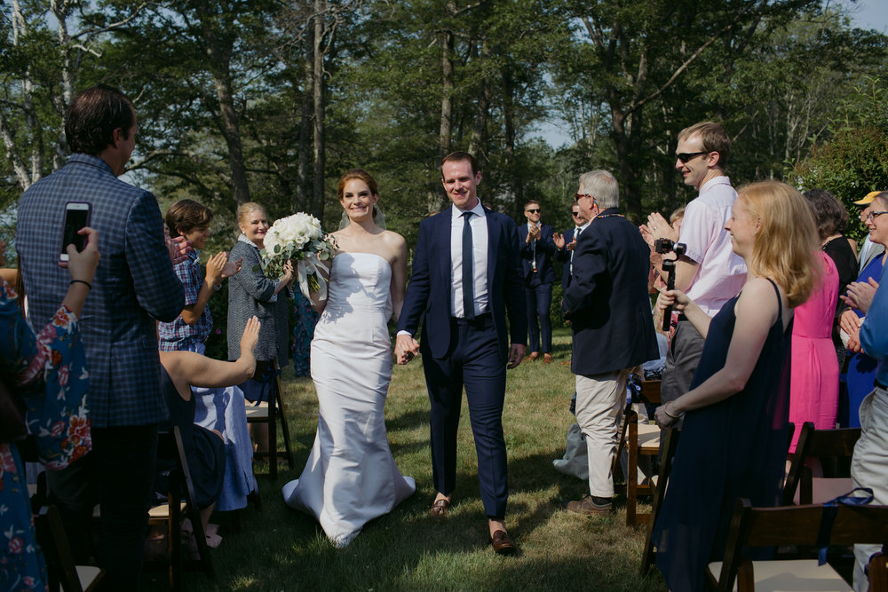 harpswell_maine_wedding_on_a_private_oceanfront_barn_leah_fisher_010.jpg