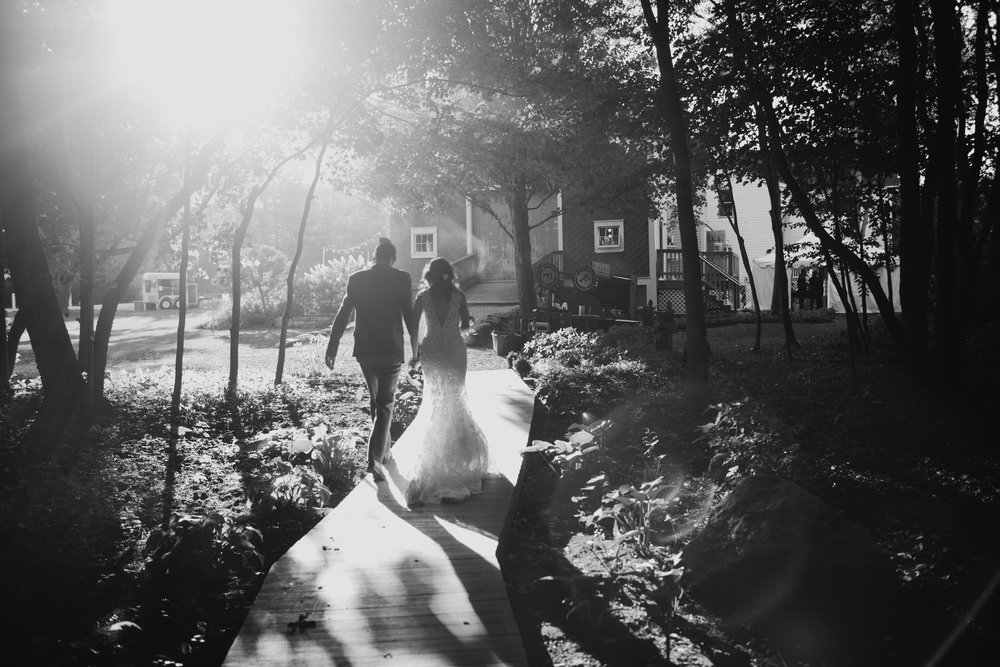 Barn_On_Walnut_Hill_North_Yarmouth_Maine_wedding_Leah_Fisher_Photographer-28.jpg