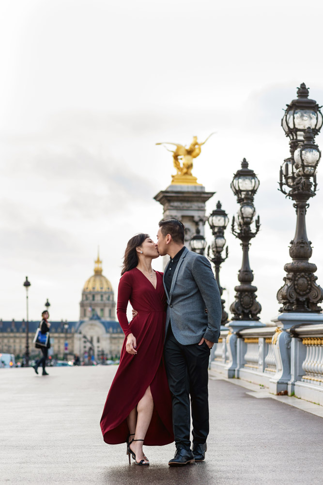 Paris photoshoot romantic photography Alexandre III bridge