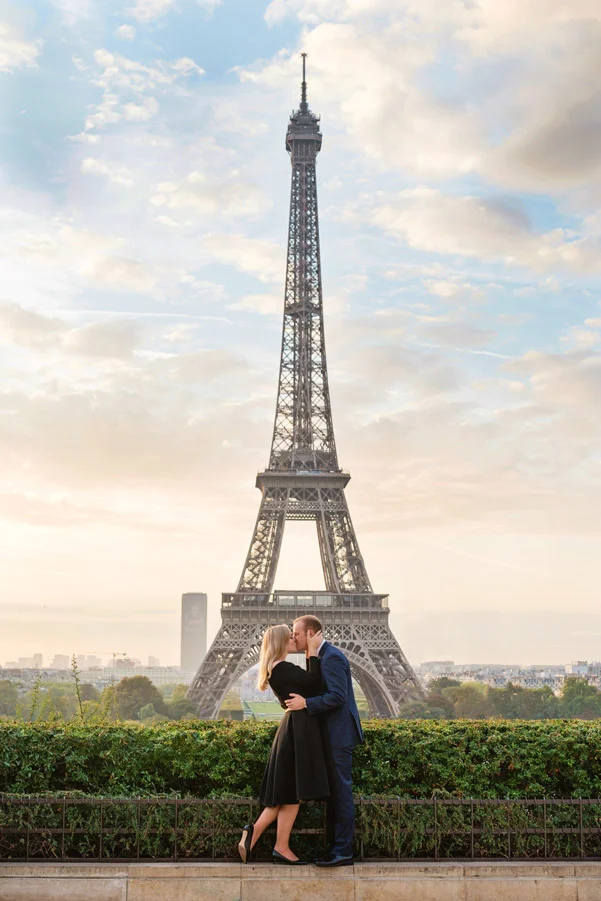 Photographer-Paris-Christian-Perona-proposal-engagement-Trocadero-sunrise-golden-hour-Eiffel-tower-she-said-yes-he-proposed.jpg