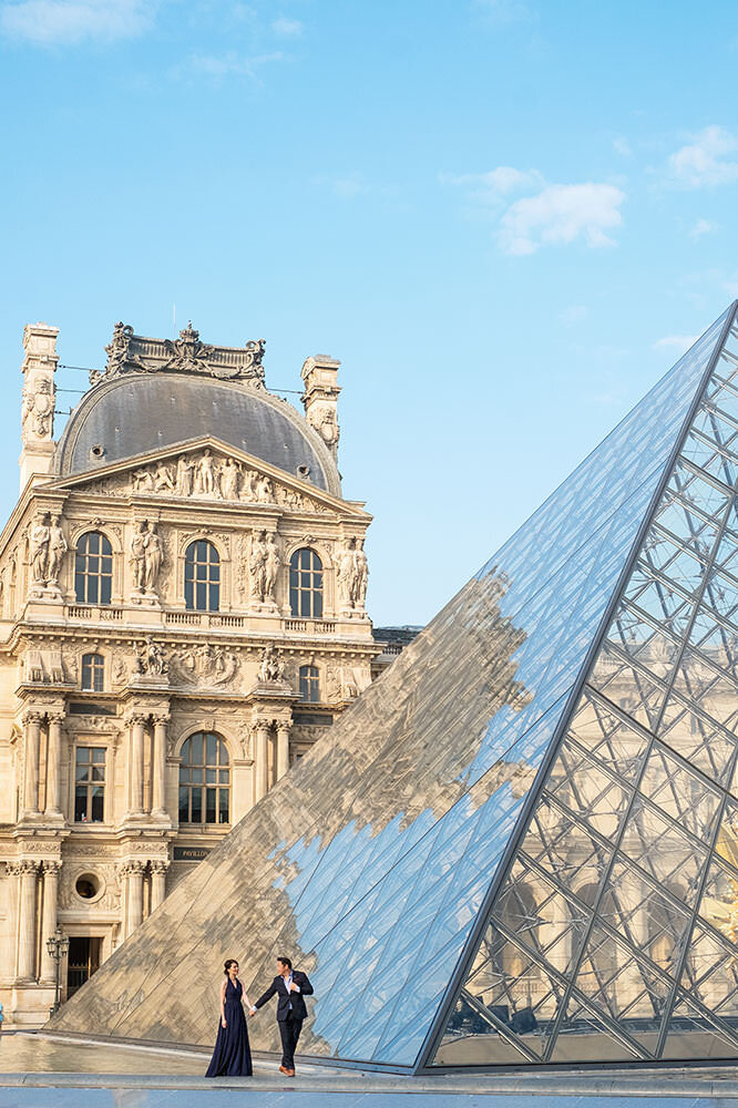 Paris photoshoot romantic photography Louvre Museum