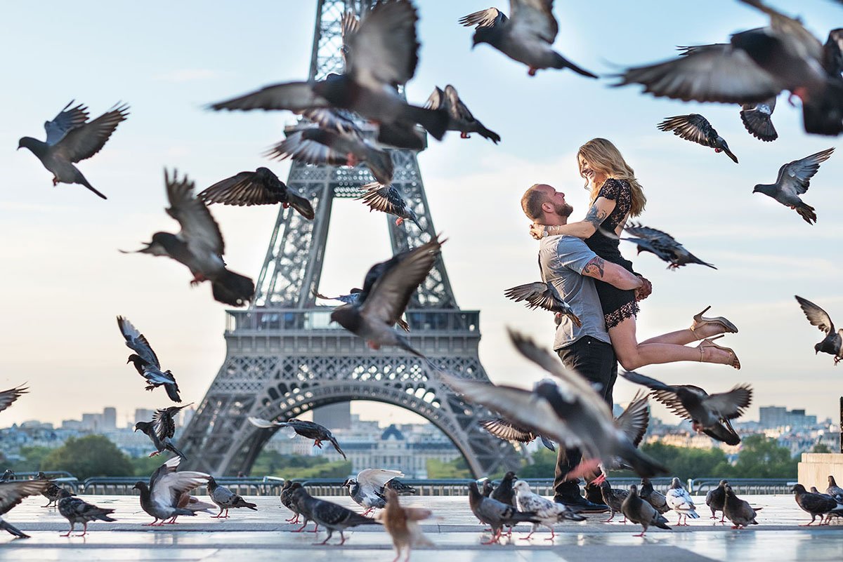 Paris-for-two-photographer-proposal-engagement-Trocadero-Eiffel-tower-birds-1200.jpg