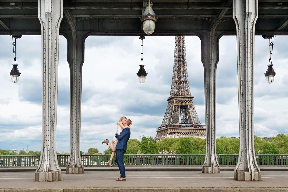 Paris-for-two-photographer-chris-perona-proposal-engagement-Bir-Hakeim-bridge-1.jpg