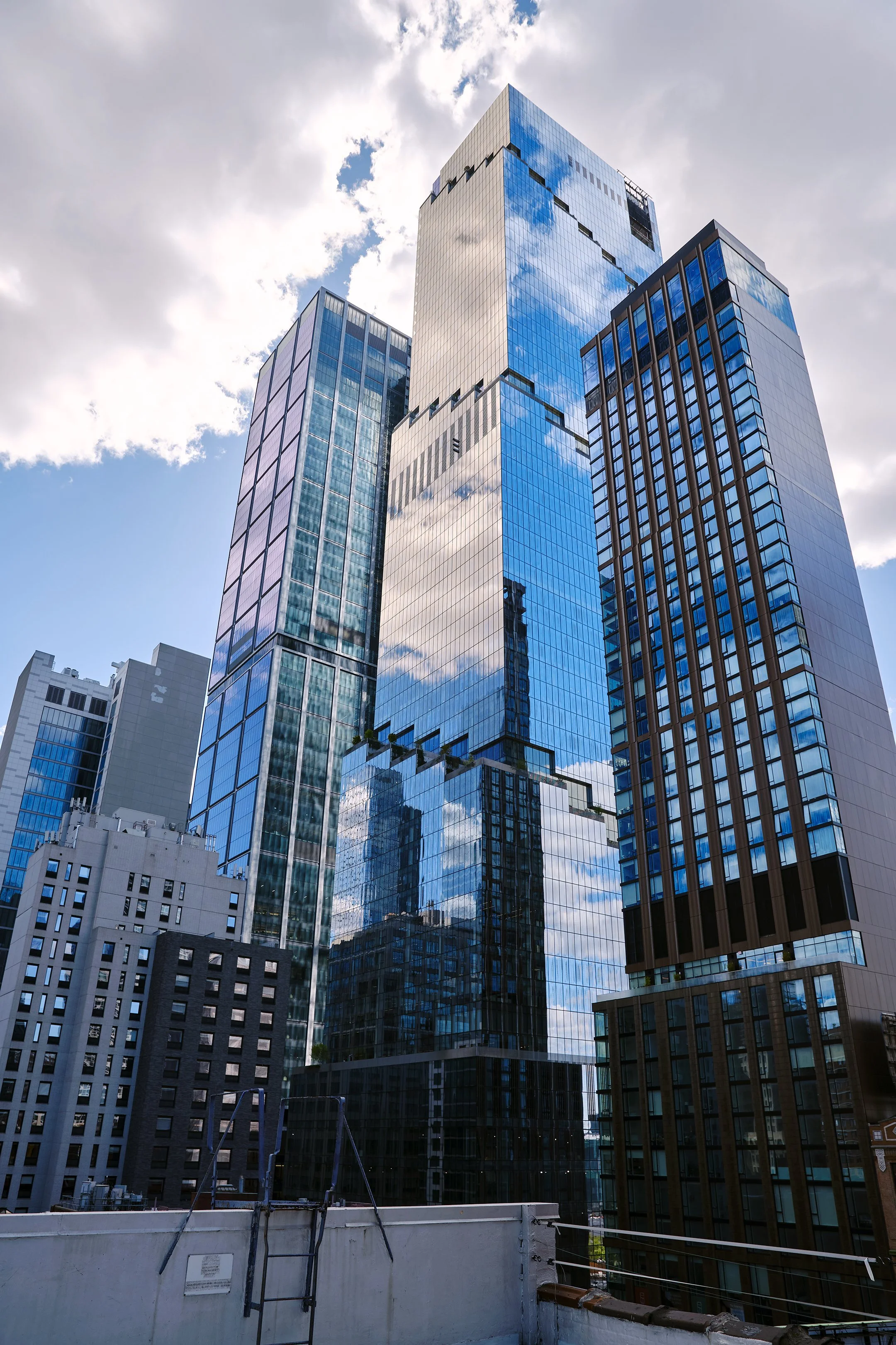 HUDSON YARDS LOFT FILM & PHOTO STUDIOS ROOFTOP — HUDSON YARDS LOFT