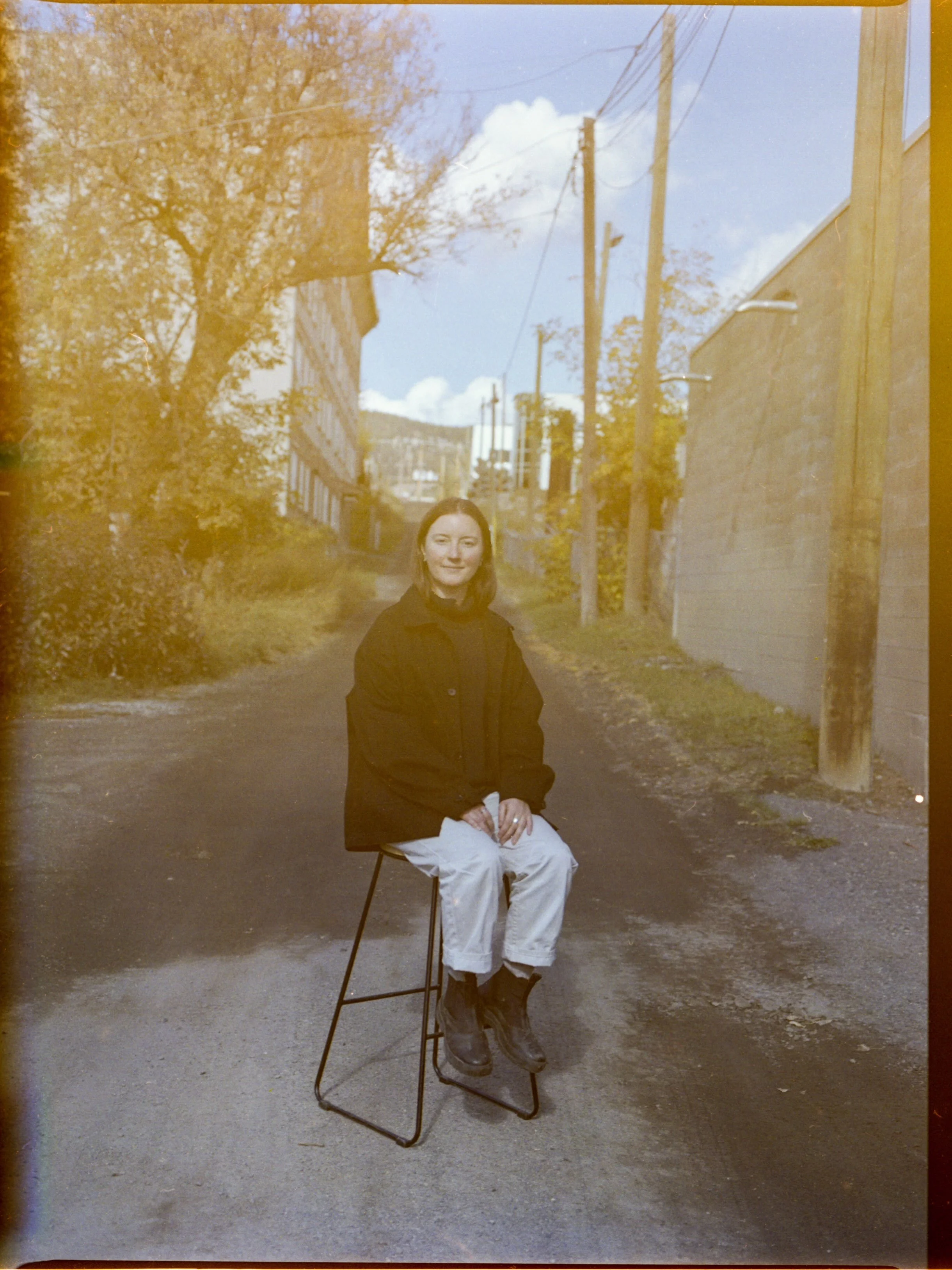 When expired film works in your favor ✨
Meagan, shot on expired 120mm film, autumn 2026 (wearing her beautiful handmade Harvest jacket). #pentax645