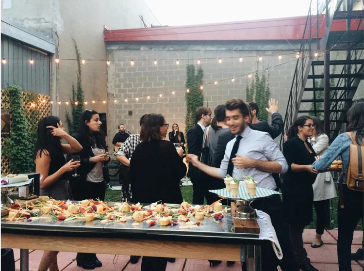 Cocktail Dinatoire Mile Ex Restaurant Et Traiteur Montreal Catering