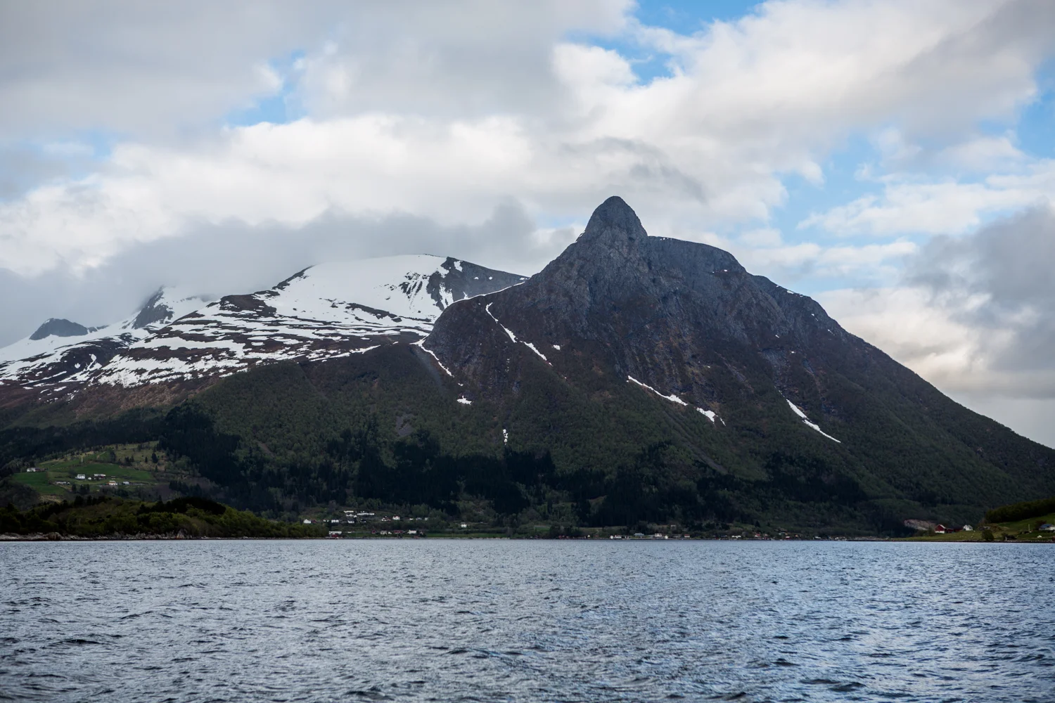 120516_fausko_lofotentravels_ytrestandal_landskap_selvportrett.jpg