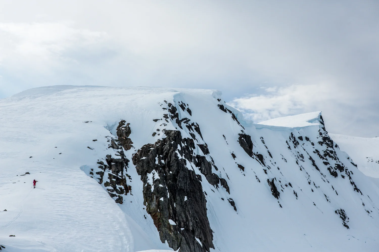 220516_fausko_lofotentravels_topptur_helgelandsbukken_landskap_dokumentar_freeskiing-18.jpg