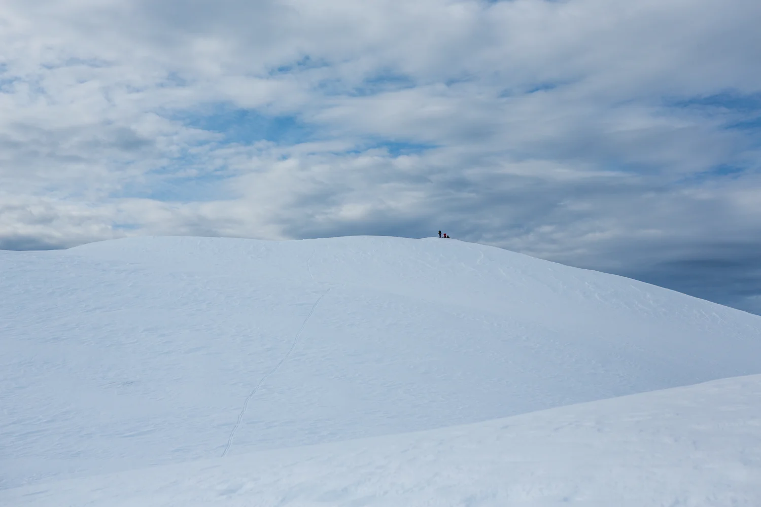 220516_fausko_lofotentravels_topptur_helgelandsbukken_landskap_dokumentar_freeskiing-19.jpg