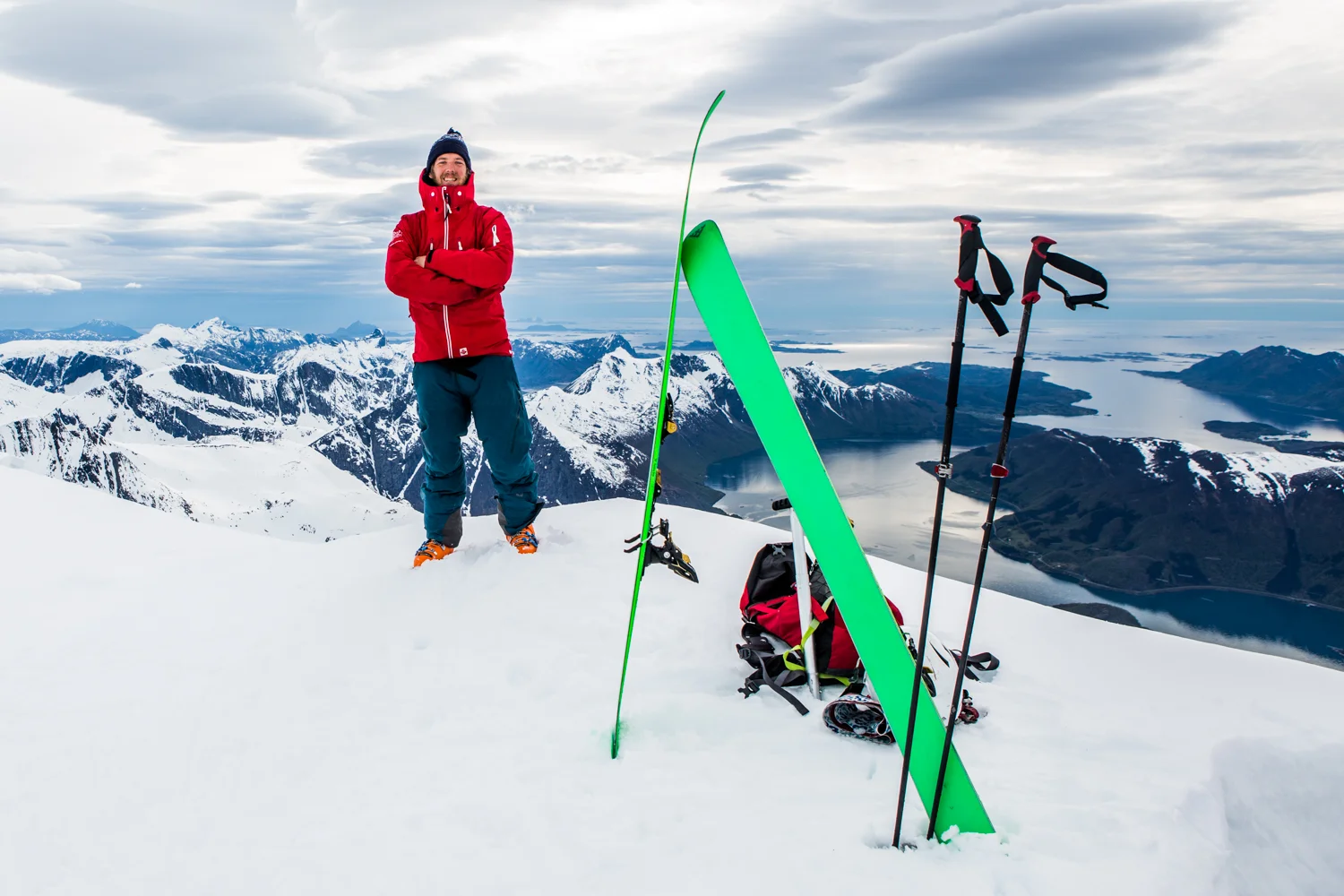 220516_fausko_lofotentravels_topptur_helgelandsbukken_landskap_dokumentar_freeskiing.jpg