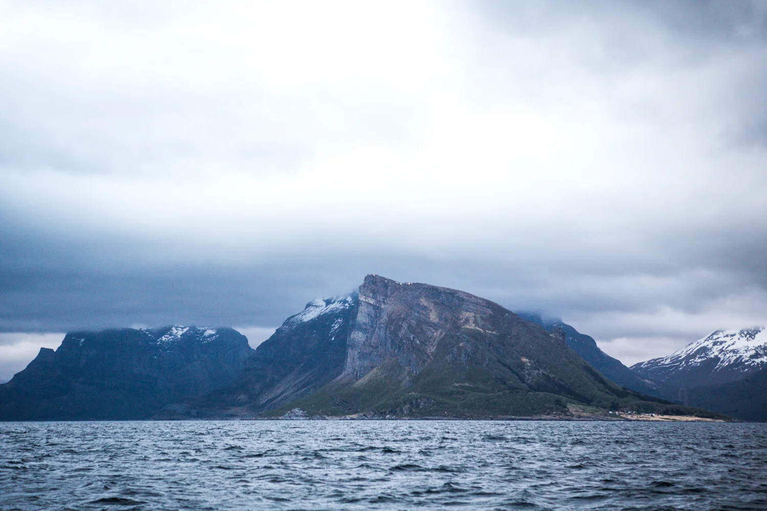230516_fausko_lofotentravels_nordland_lillefugleøy_landskap_portrett.jpg
