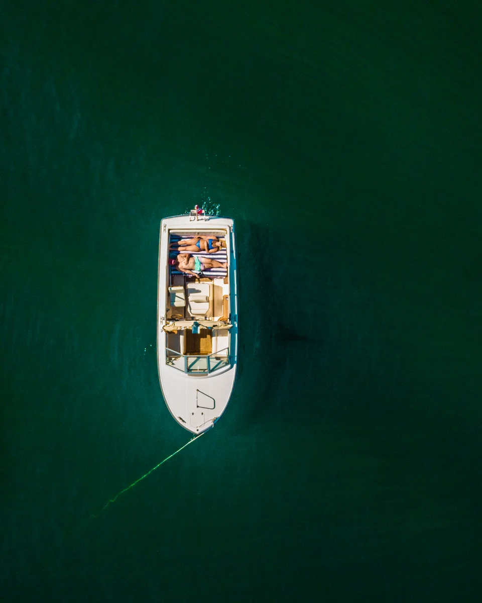 250818_fausko_oslo_oslofjorden_fjordterna_sommer_elin_drone_portrett-5.jpg
