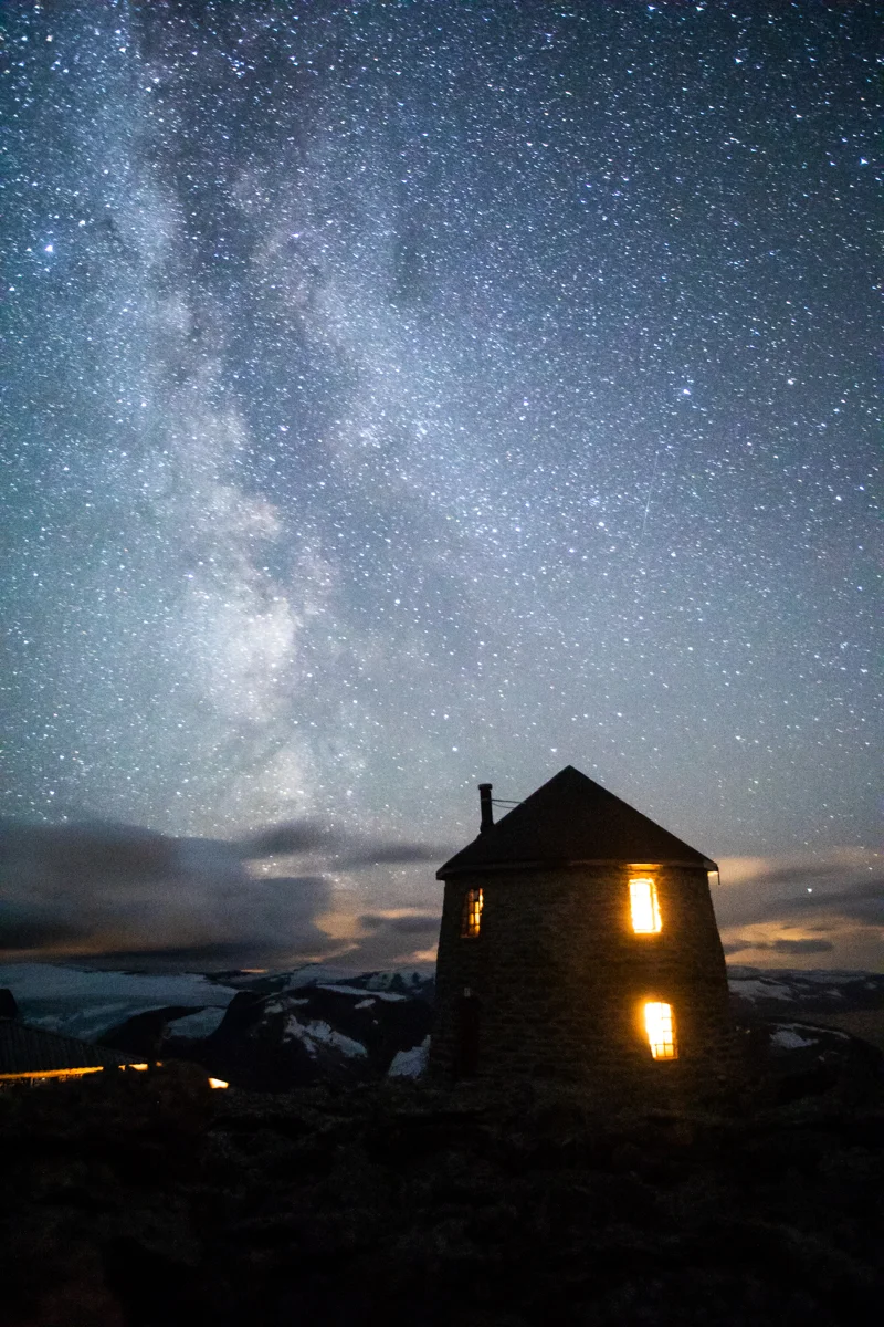 080918_fausko_stryn_skåla_skålatårnet_stjernehimmel_melkeveien_landskap.jpg