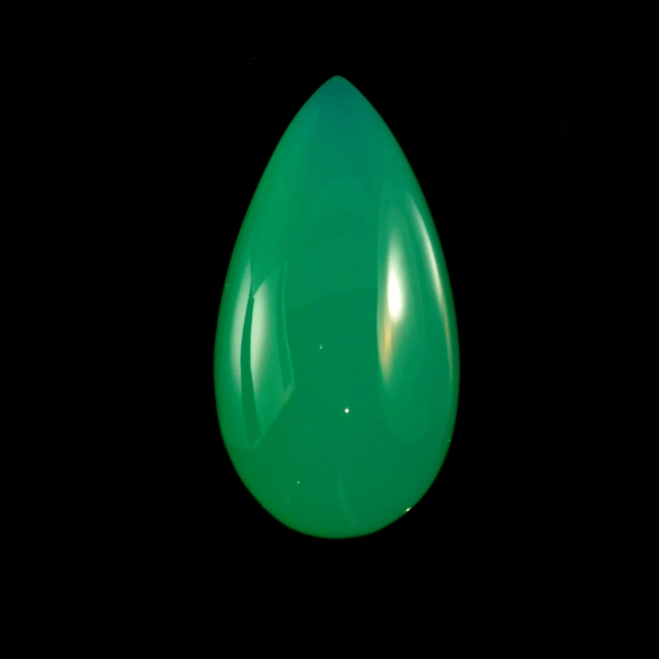 AustralianChrysoprase_13.10ct TeardropCab.JPG