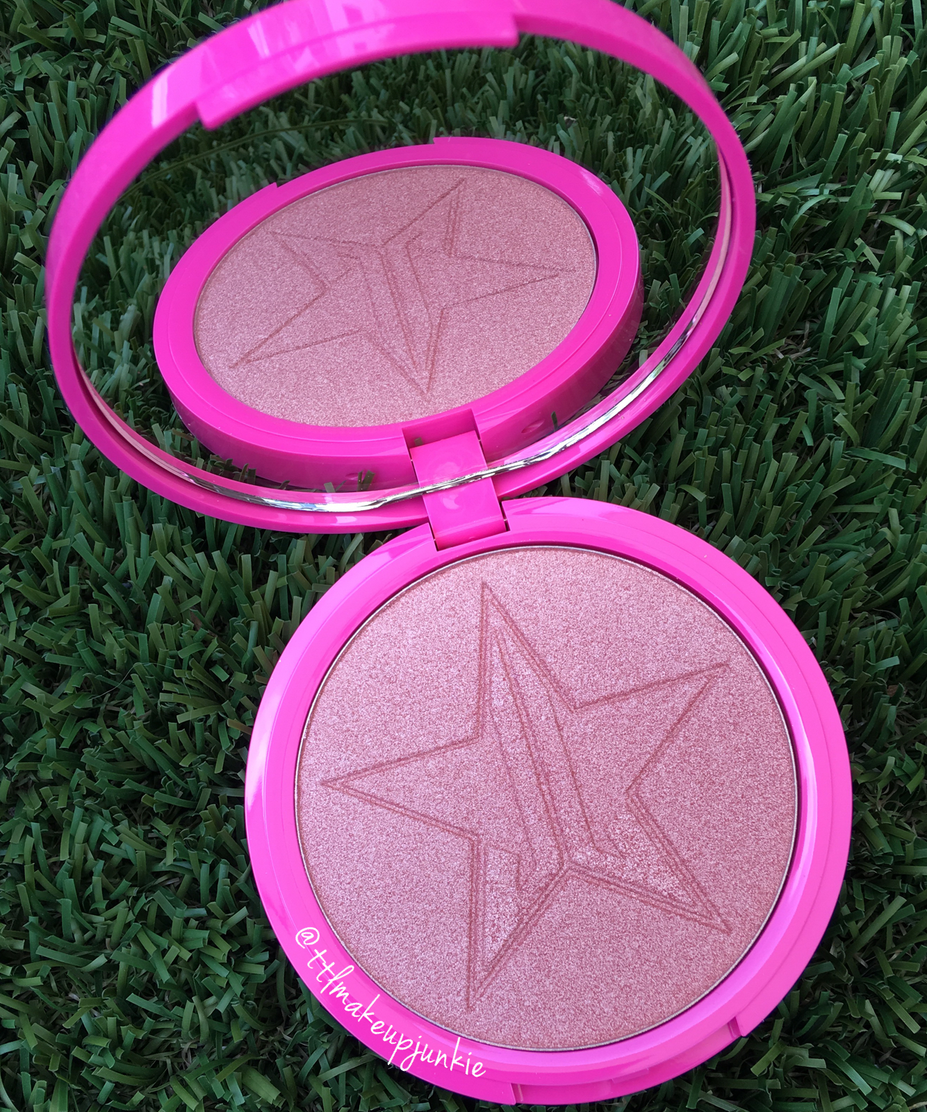 Jeffree Star Skin Frost Highlighter Swatches