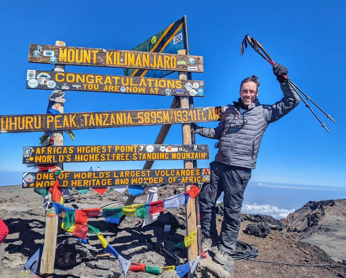 🏆🏔 Bucket List Achievement: Summited Mt. Kilimanjaro!
- 19,340 ft. (5,895m)
- World's highest free-standing mountain
- Highest point in Africa

Thank you @peak_planet for having our backs and making this an epic journey. 💯
