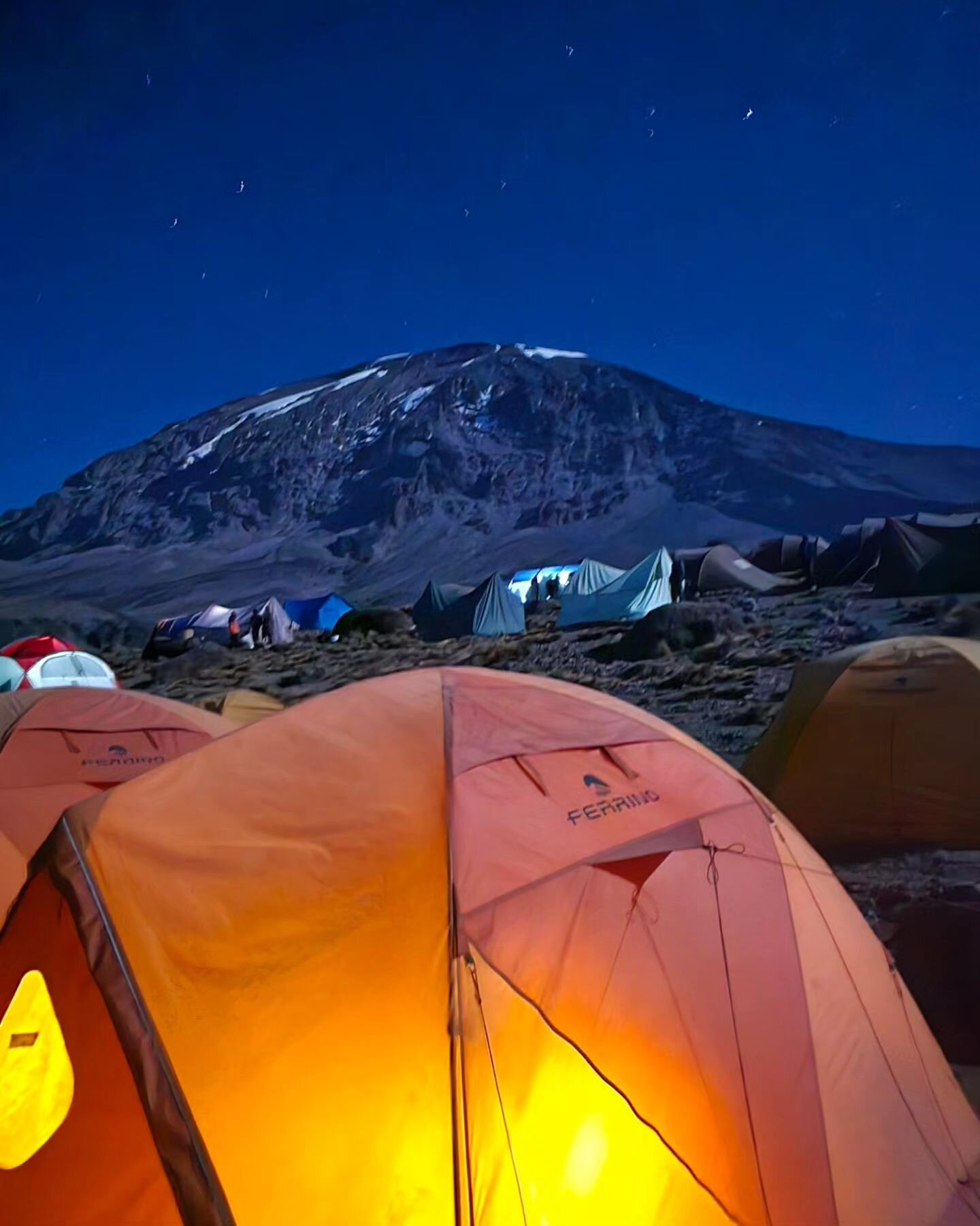 🌌🏔🏕 A starry night on Mt. Kilimanjaro from Karanga Camp just under Uhuru Peak. 
Unreal.
.
.
.
.
.
#kilimanjaro #hiking #nature #wonder #camping #summit #tanzania #africa
