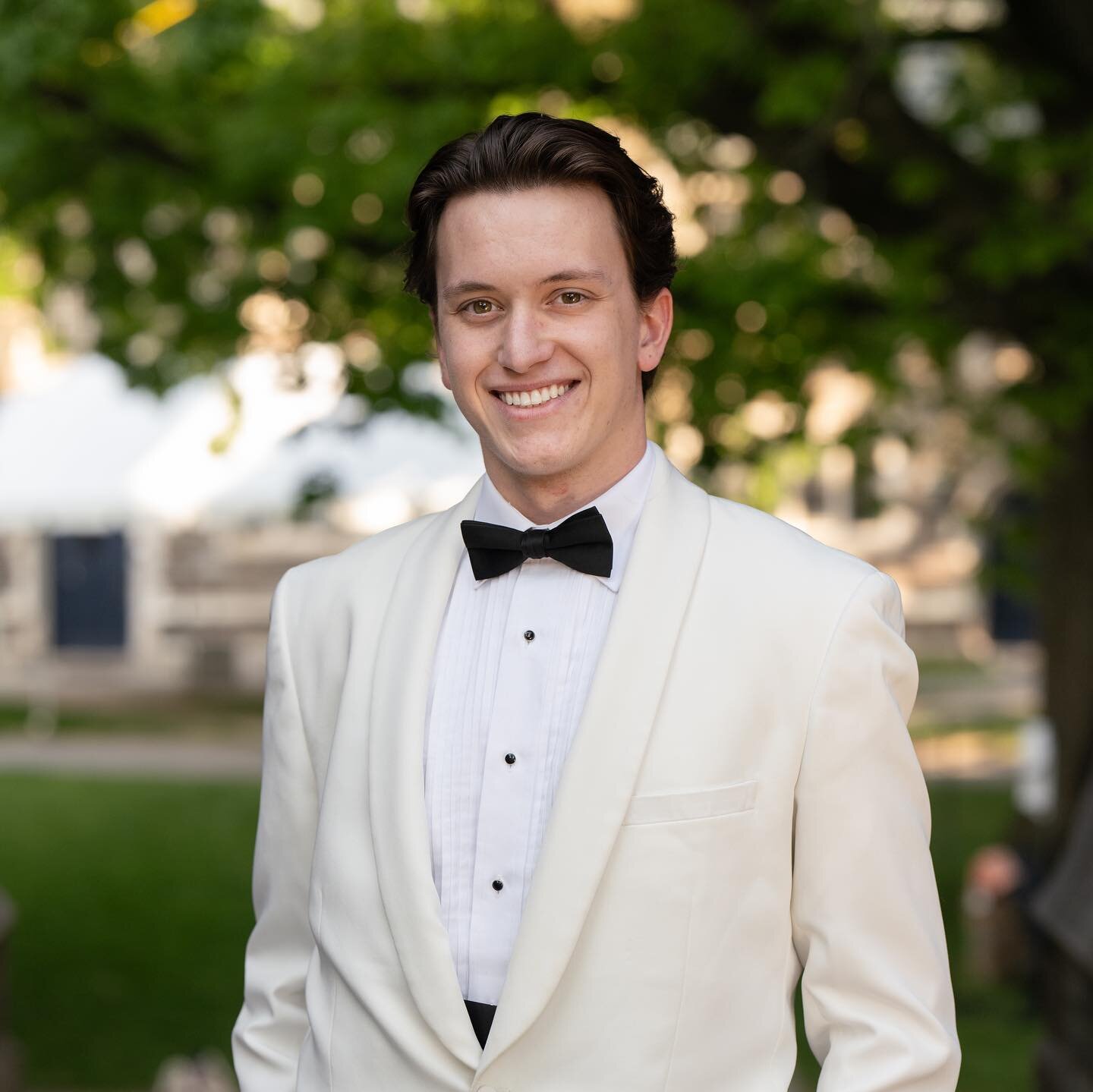 Meet the Tenor 1s!

Like what you heard at the arch on Thursday? You can thank Logan Emmert &rsquo;25, our fantastic Music Director. The son of a former Tigertone, he began honing his expert knowledge of our repertoire in the womb.

Although Merritt 