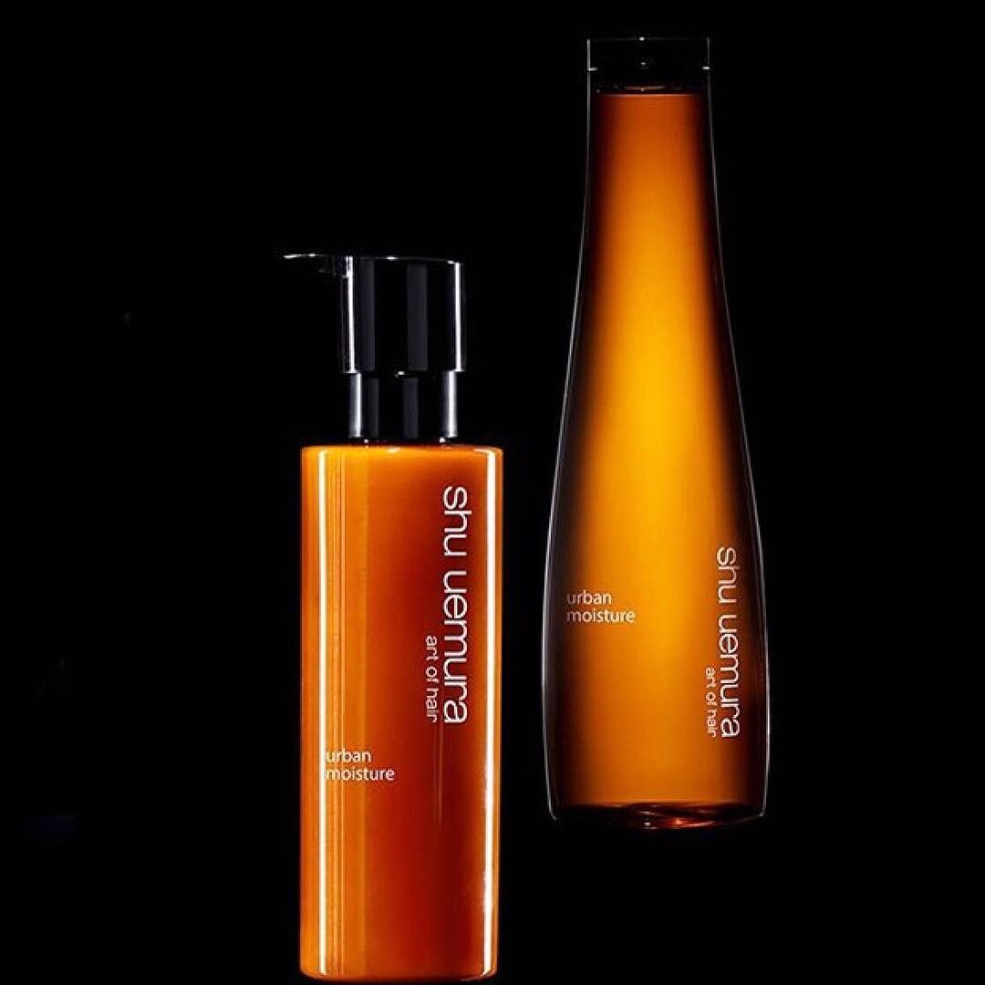 Product of the week!! Shu Uemura Urban Moisture.
Benefits:
.Rebalances moisture level of dry hair
.Creates a velvety Hair Texture .Supple touch from roots to ends .High Shine 💆&zwj;♀️🙌