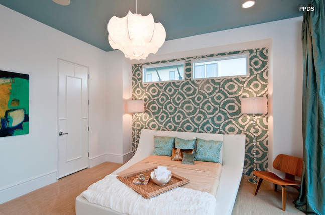 Painted ceiling in the bedroom