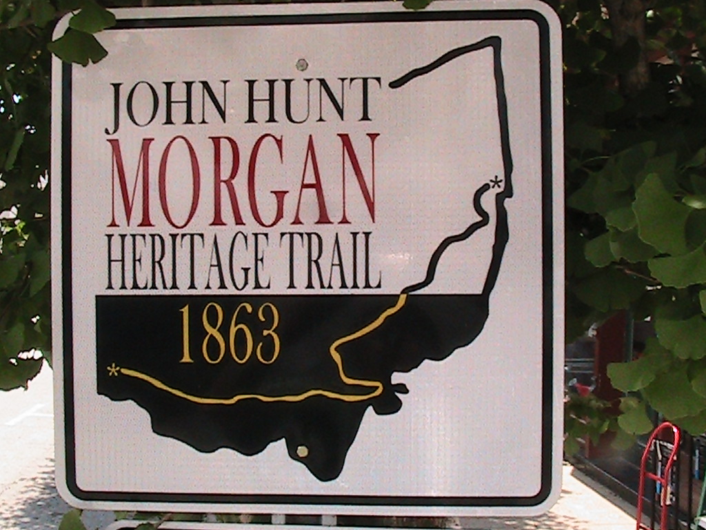 Morgan_Trail_Directional_Marker[1].JPG