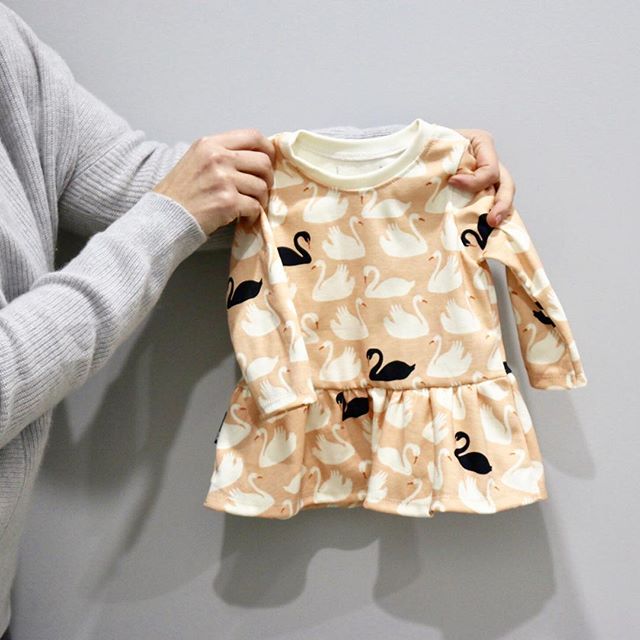 The cutest peplum top for a mini fashionista 😍 #hugmesewkids
.
.
.
.
.
#minifashionista #baby #springbaby #ohheymama #momswithcameras #liveauthentic #igbabies #joyfulmamas #beyondwanderlust #lovehandmade #supportsmallbusiness #shopsmall #shophandmad