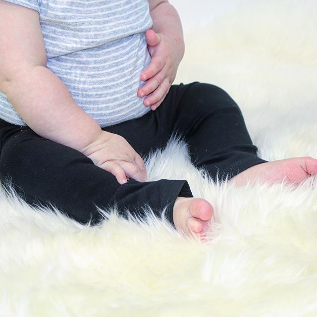 Baby rolls &amp; bellies in our black basic leggings - please comment below if there is a particular color you&rsquo;d like to see! #basics #hugmesewbasics