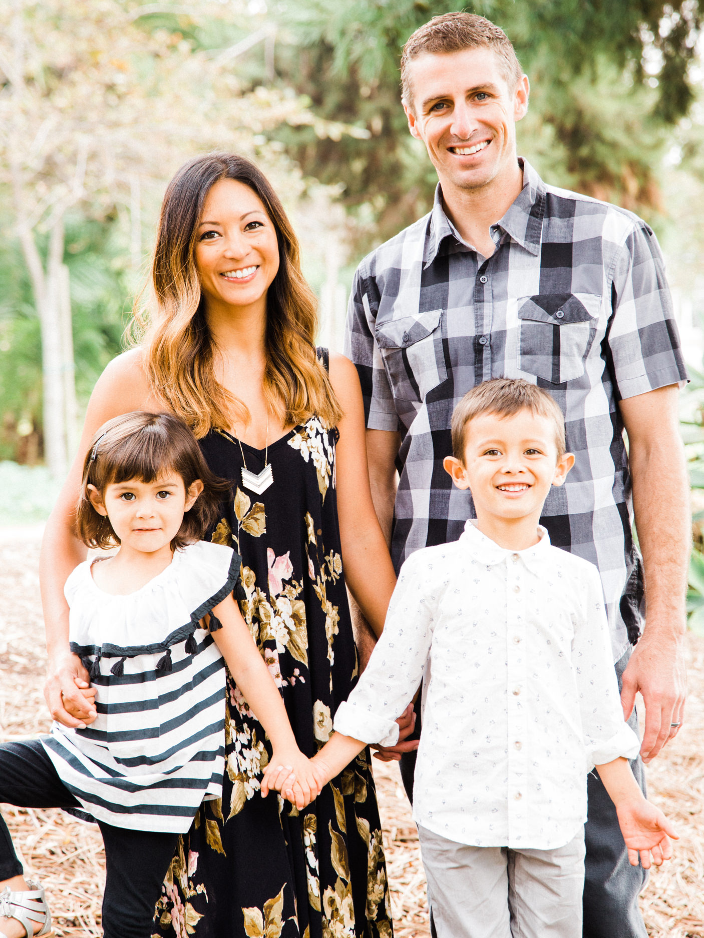 Valley Park Hermosa Beach Valley Park Hermosa Beach Family Portrait Photographs and Valley Park Hermosa Beach Family Portrait Photography from Fine Art Family Portrait Photographer, engagement photographer and Wedding Photographer Daniel Doty Photography.