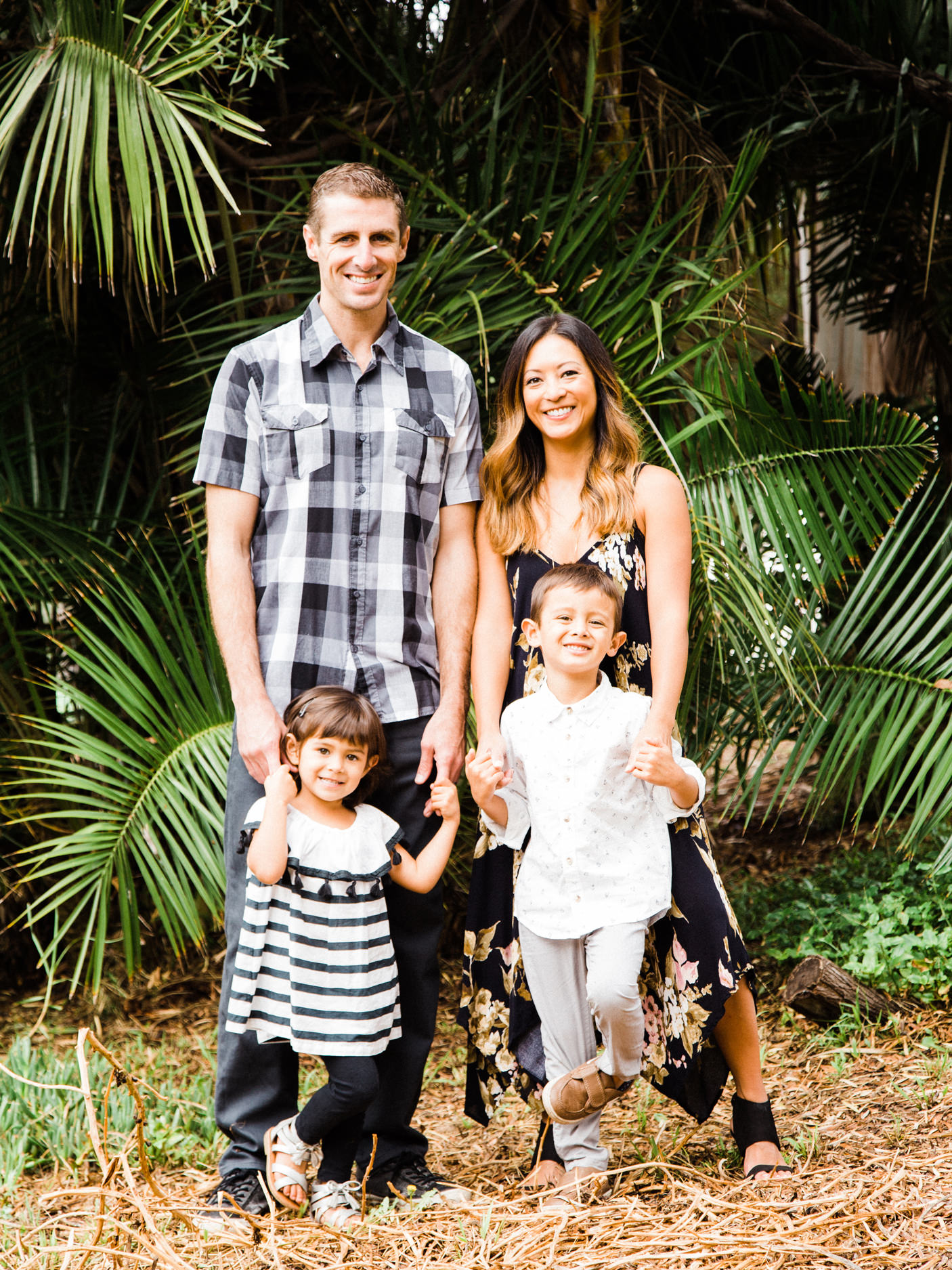  Valley Park Hermosa Beach Valley Park Hermosa Beach Family Portrait Photographs and Valley Park Hermosa Beach Family Portrait Photography from Fine Art Family Portrait Photographer, engagement photographer and Wedding Photographer Daniel Doty Photog