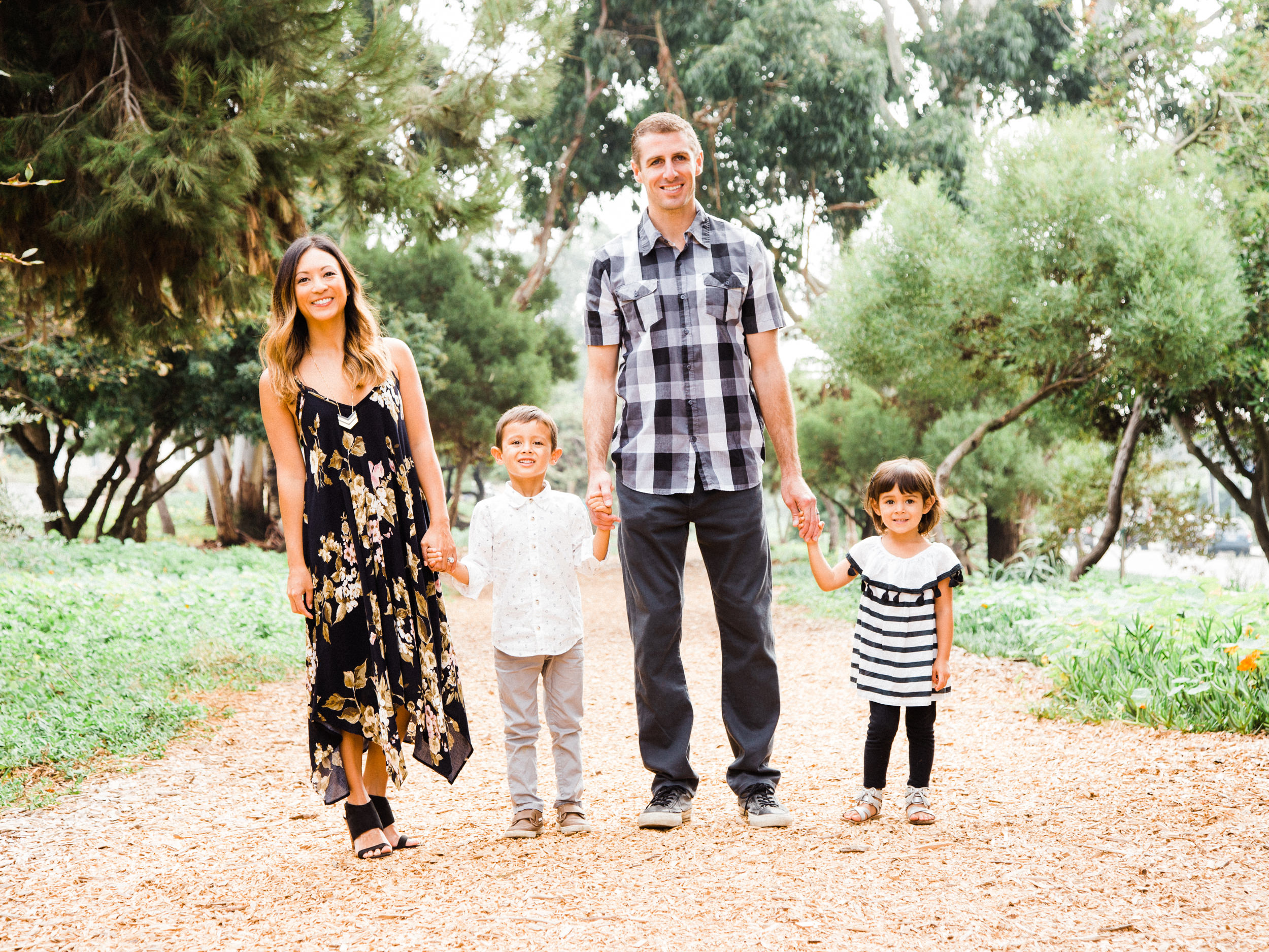 Valley Park Hermosa Beach Valley Park Hermosa Beach Family Portrait Photographs and Valley Park Hermosa Beach Family Portrait Photography from Fine Art Family Portrait Photographer, engagement photographer and Wedding Photographer Daniel Doty Photography.