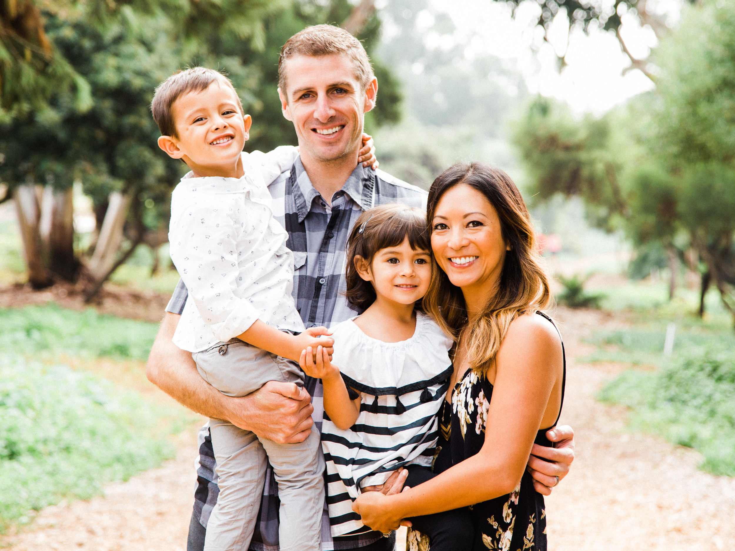 Valley Park Hermosa Beach Valley Park Hermosa Beach Family Portrait Photographs and Valley Park Hermosa Beach Family Portrait Photography from Fine Art Family Portrait Photographer, engagement photographer and Wedding Photographer Daniel Doty Photography.