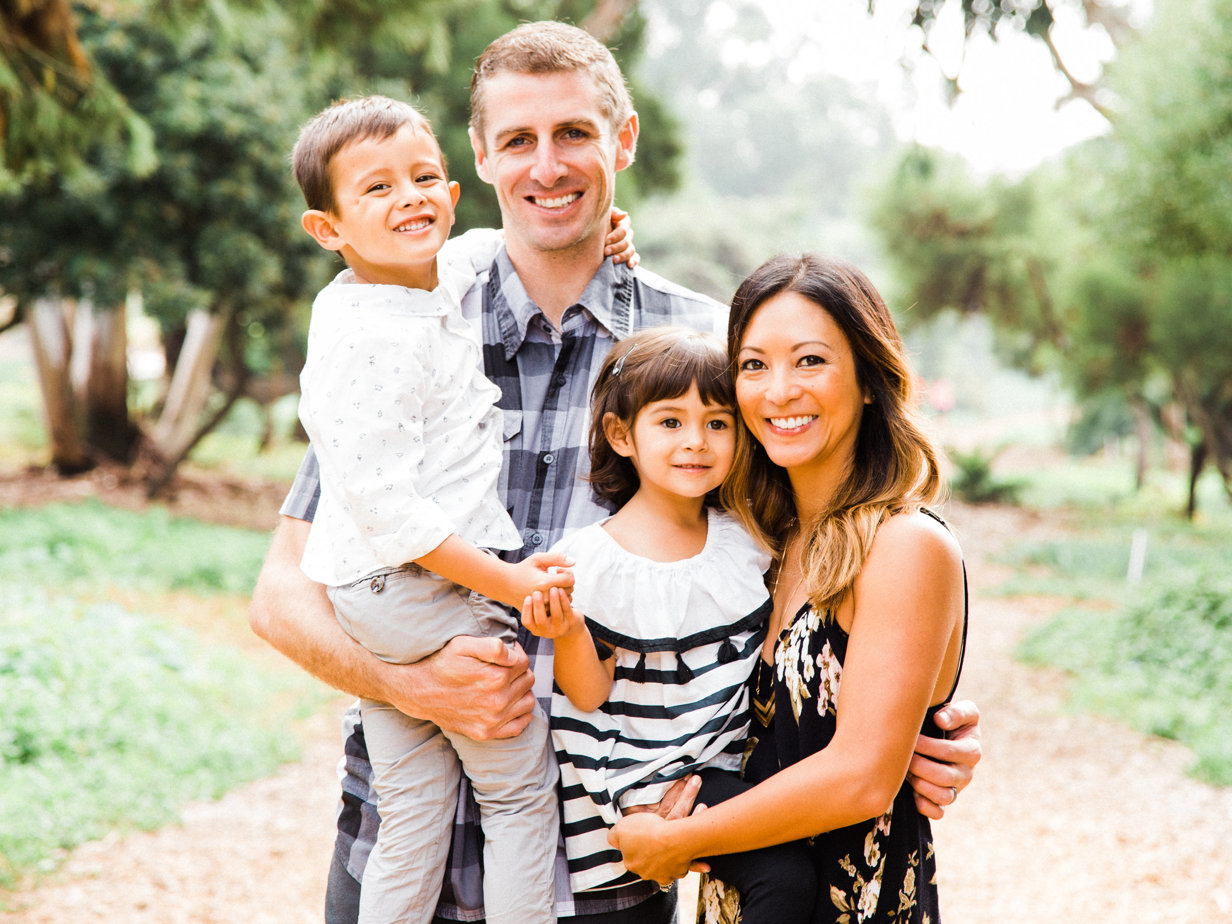 Valley Park Hermosa Beach Valley Park Hermosa Beach Family Portrait Photographs and Valley Park Hermosa Beach Family Portrait Photography from Fine Art Family Portrait Photographer, engagement photographer and Wedding Photographer Daniel Doty Photography.