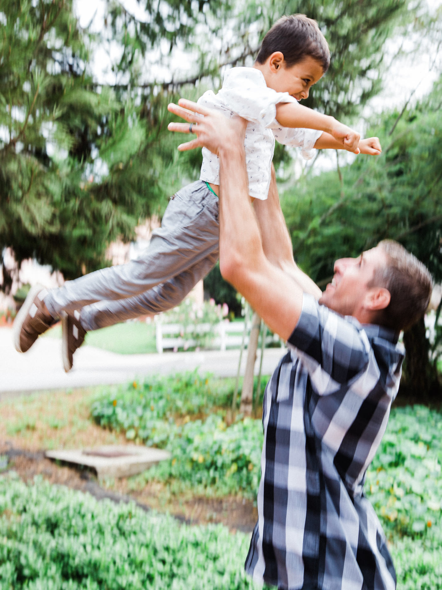 Valley Park Hermosa Beach Valley Park Hermosa Beach Family Portrait Photographs and Valley Park Hermosa Beach Family Portrait Photography from Fine Art Family Portrait Photographer, engagement photographer and Wedding Photographer Daniel Doty Photography.