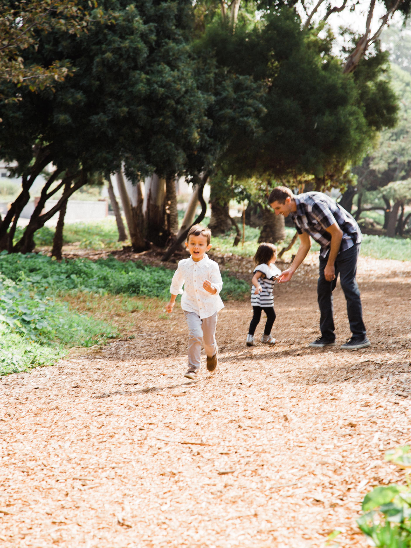 Valley Park Hermosa Beach Valley Park Hermosa Beach Family Portrait Photographs and Valley Park Hermosa Beach Family Portrait Photography from Fine Art Family Portrait Photographer, engagement photographer and Wedding Photographer Daniel Doty Photography.