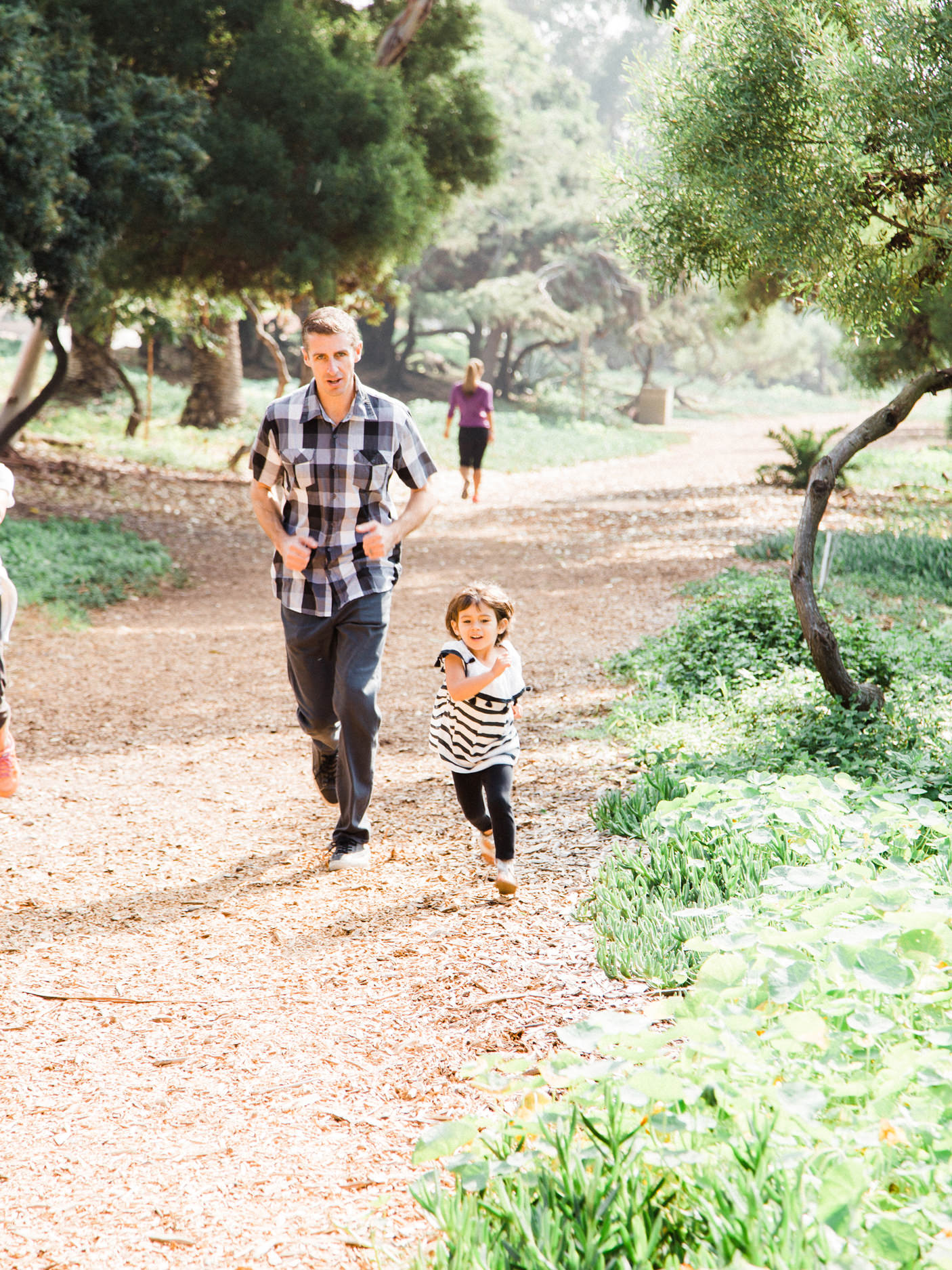 Valley Park Hermosa Beach Valley Park Hermosa Beach Family Portrait Photographs and Valley Park Hermosa Beach Family Portrait Photography from Fine Art Family Portrait Photographer, engagement photographer and Wedding Photographer Daniel Doty Photography.