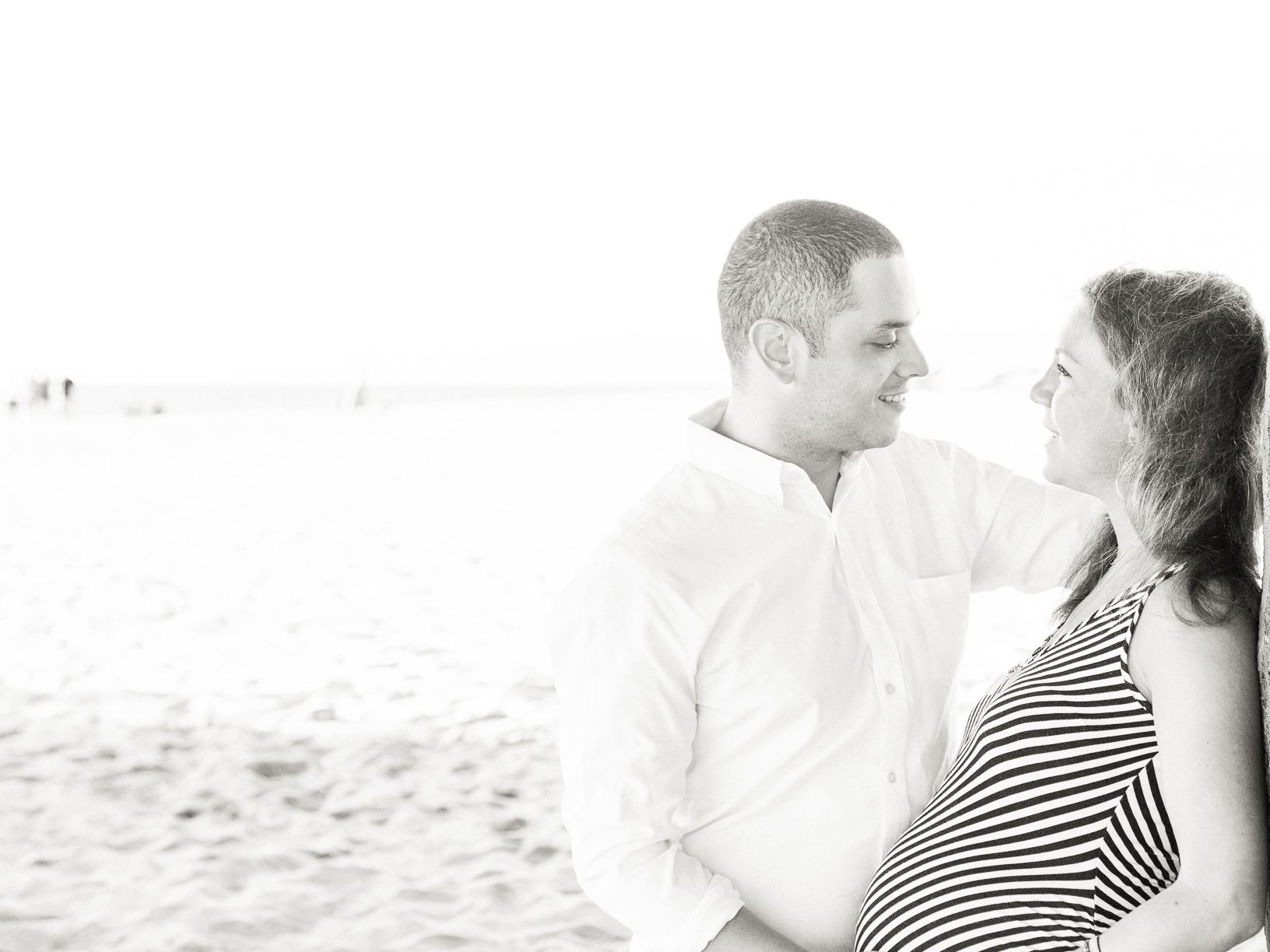  Juli and Tim Maternity Portrait Session at The Manhattan Beach Pier in Manhattan Beach, CA from Daniel Doty Photography. Maternity Portrait Session at The Manhattan Beach Pier Photographs and Maternity Portrait Session at The Manhattan Beach Pier Ph