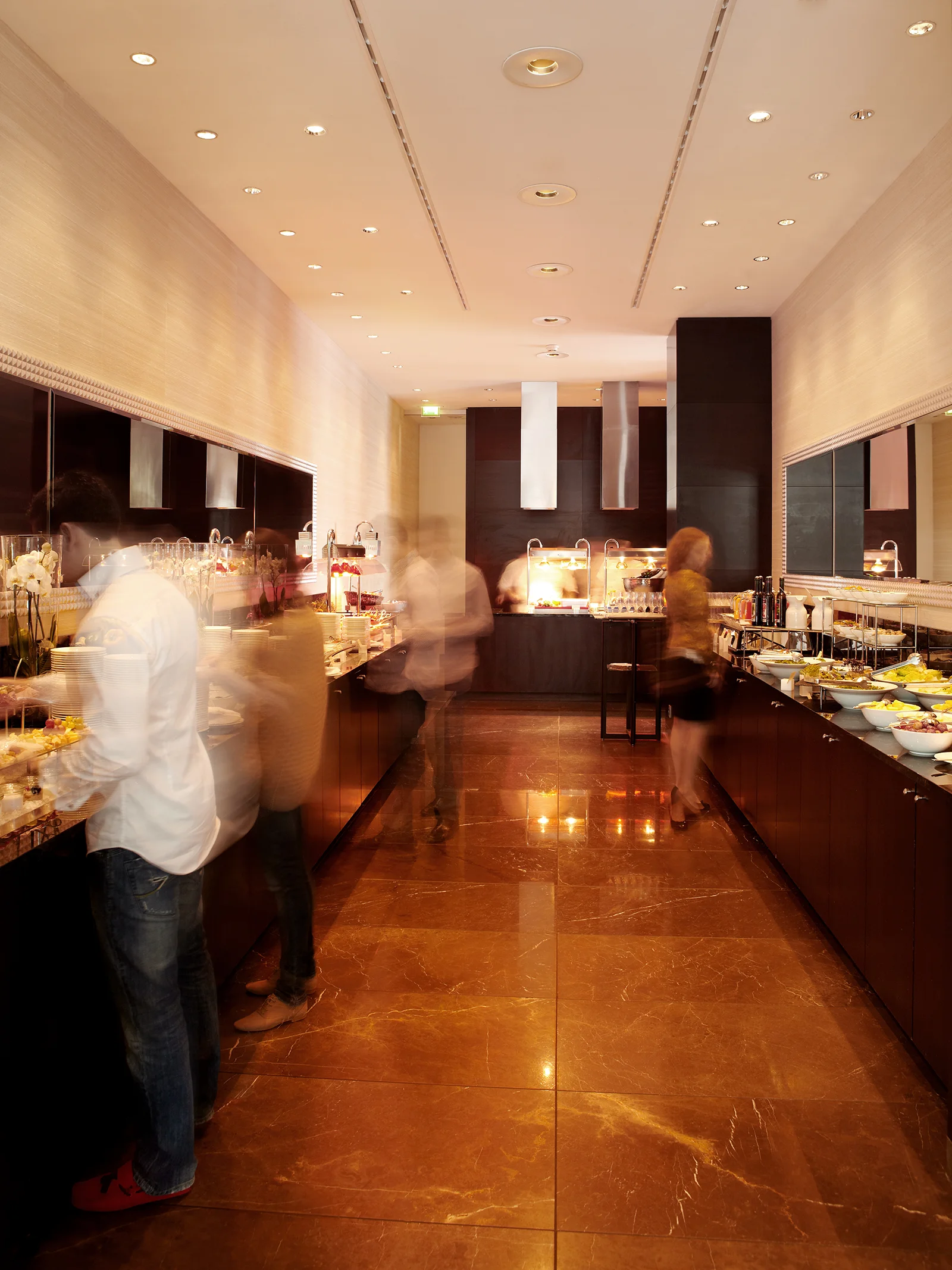14_Kempinski_set.jpg