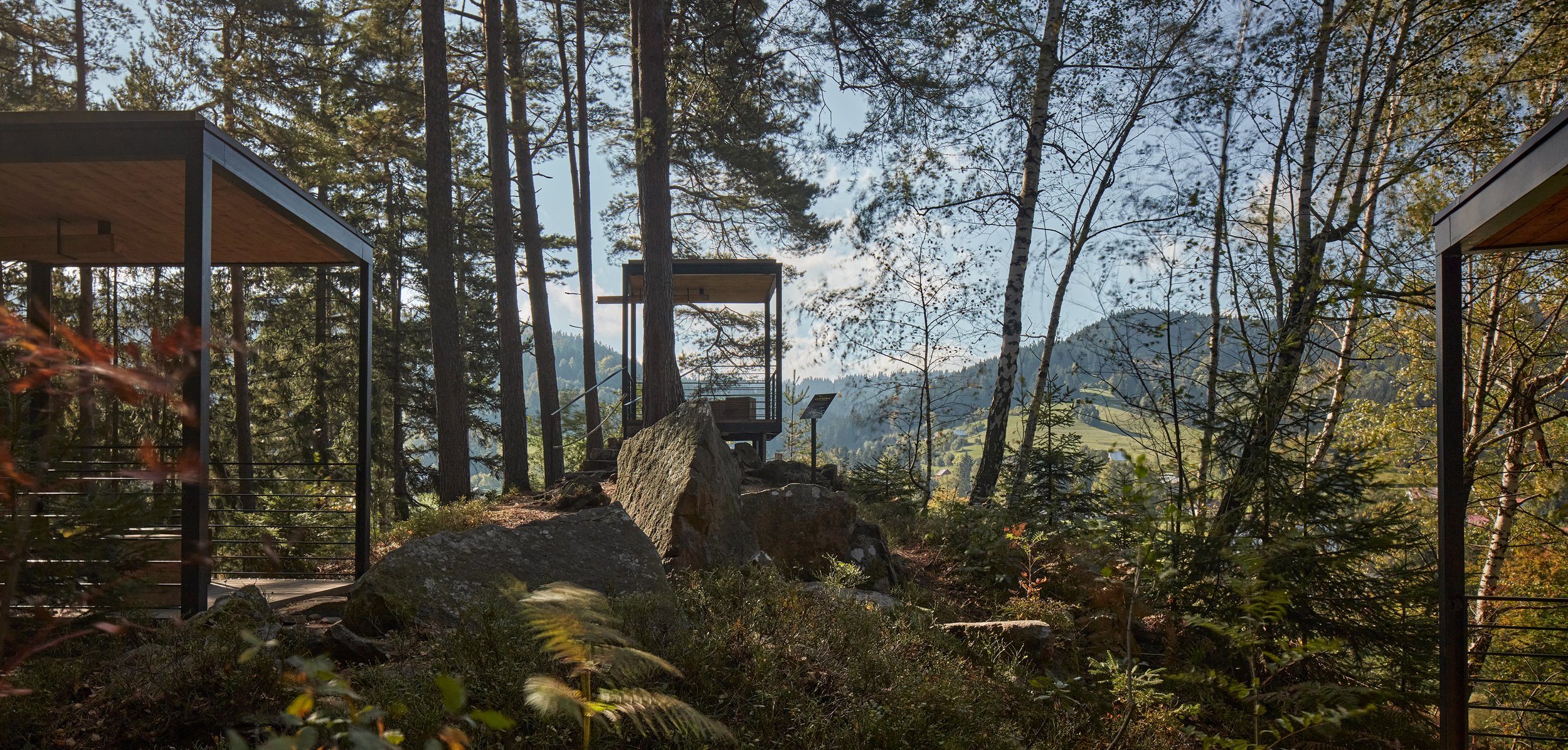 _HOME_Henkai_Zahrada_Park_Krajina_Walk_Over_The_Quarry_BoysPlayNice.jpg