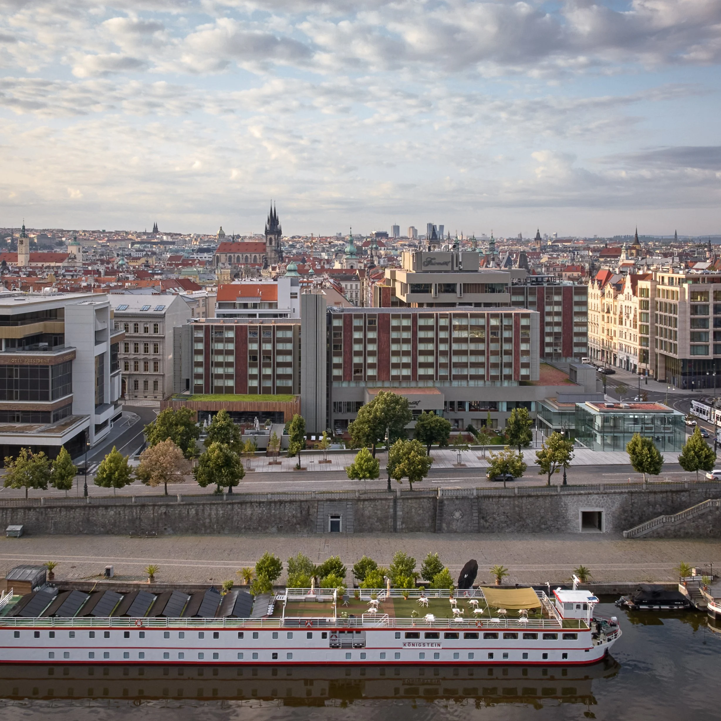 _COVER_TaK_Fairmont_Golden_Prague_BoysPlayNice.jpg