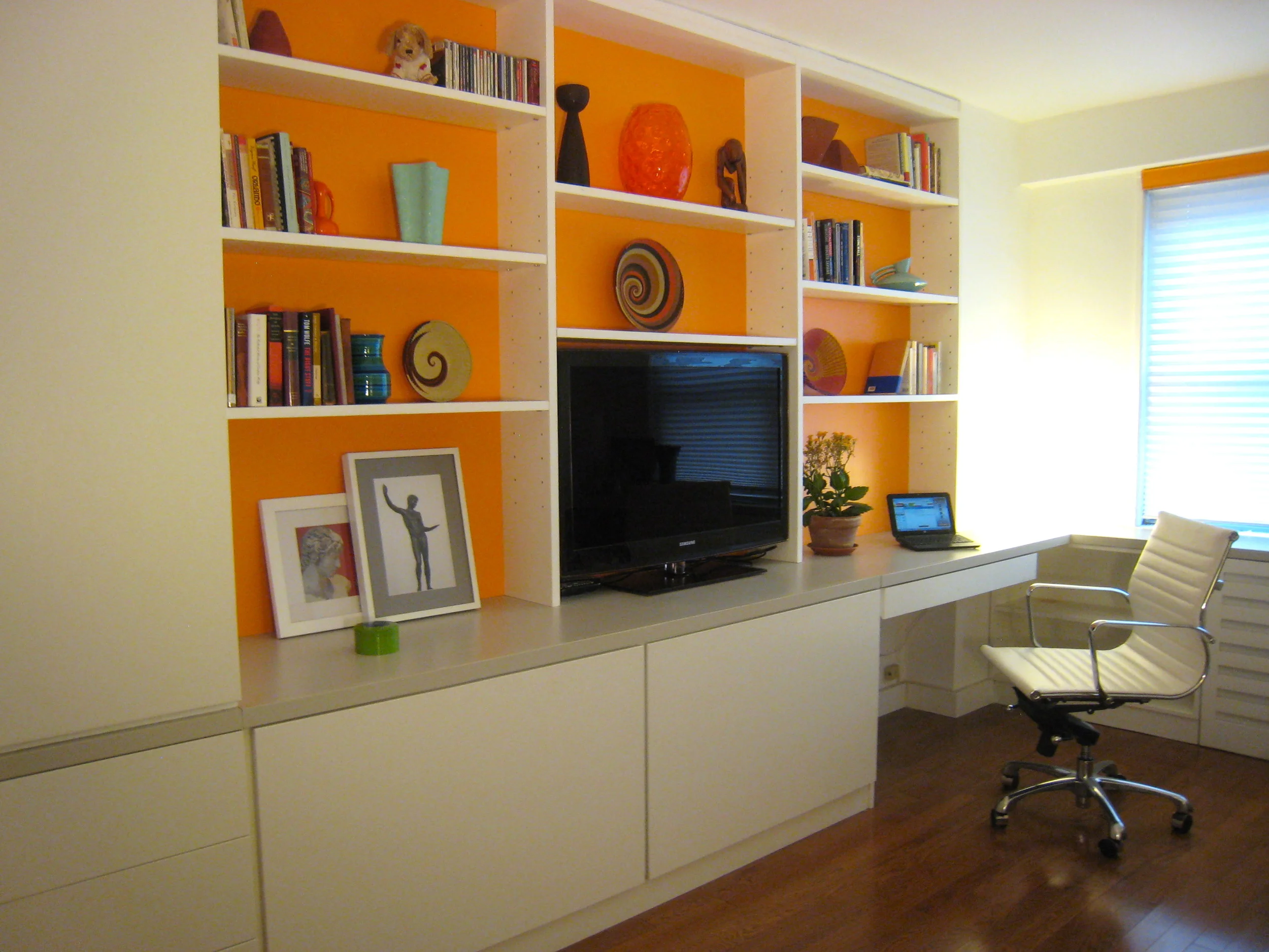 CUSTOM DESIGNED BUILT-IN BOOKCASE AND DESK