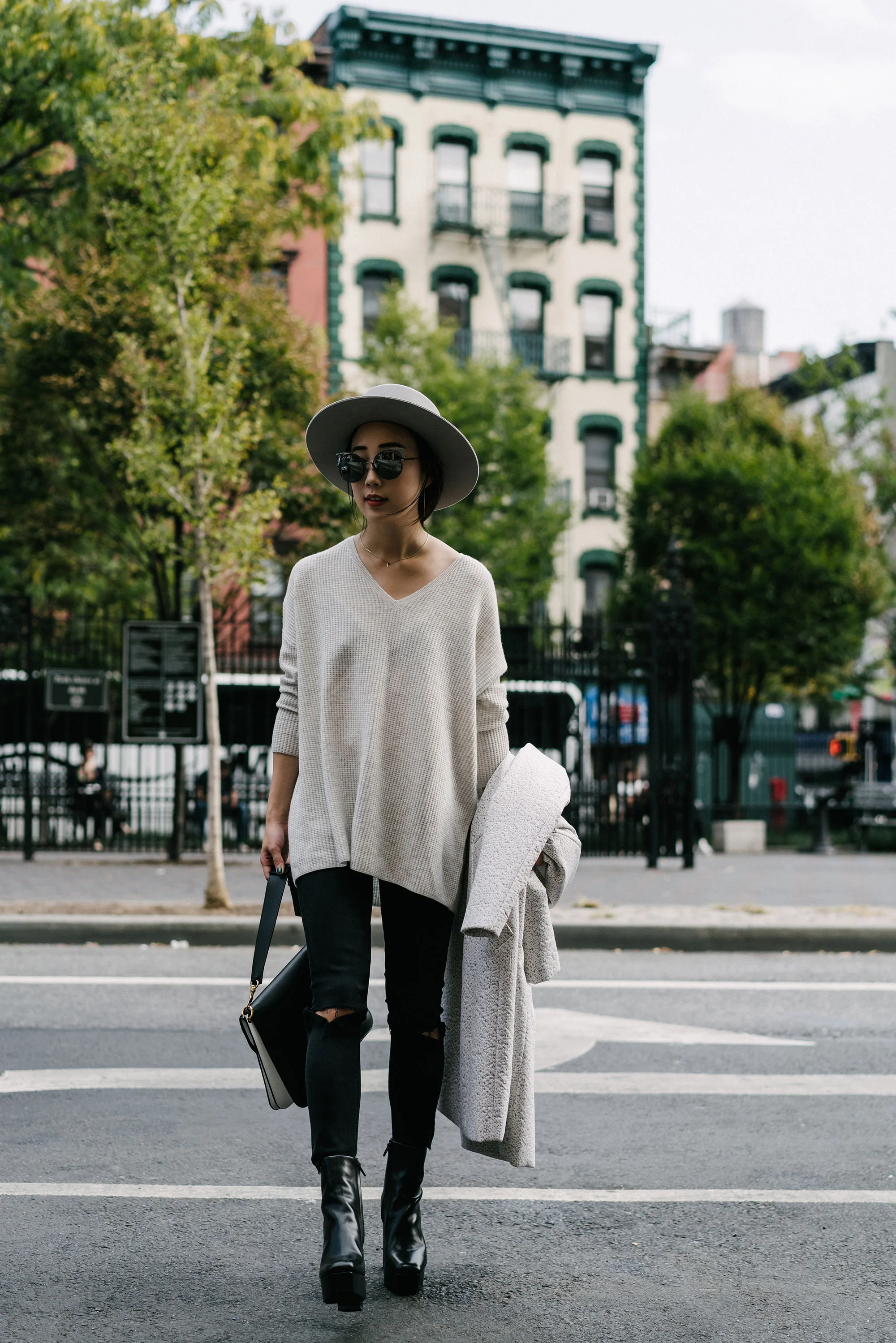 02nd Coat, COS Top , Grlfrnd Denim , Alexander Wang Boots , J.W.Anderson Bag, Janessa Leone Hat, Fendi Sunglasses ( White )
