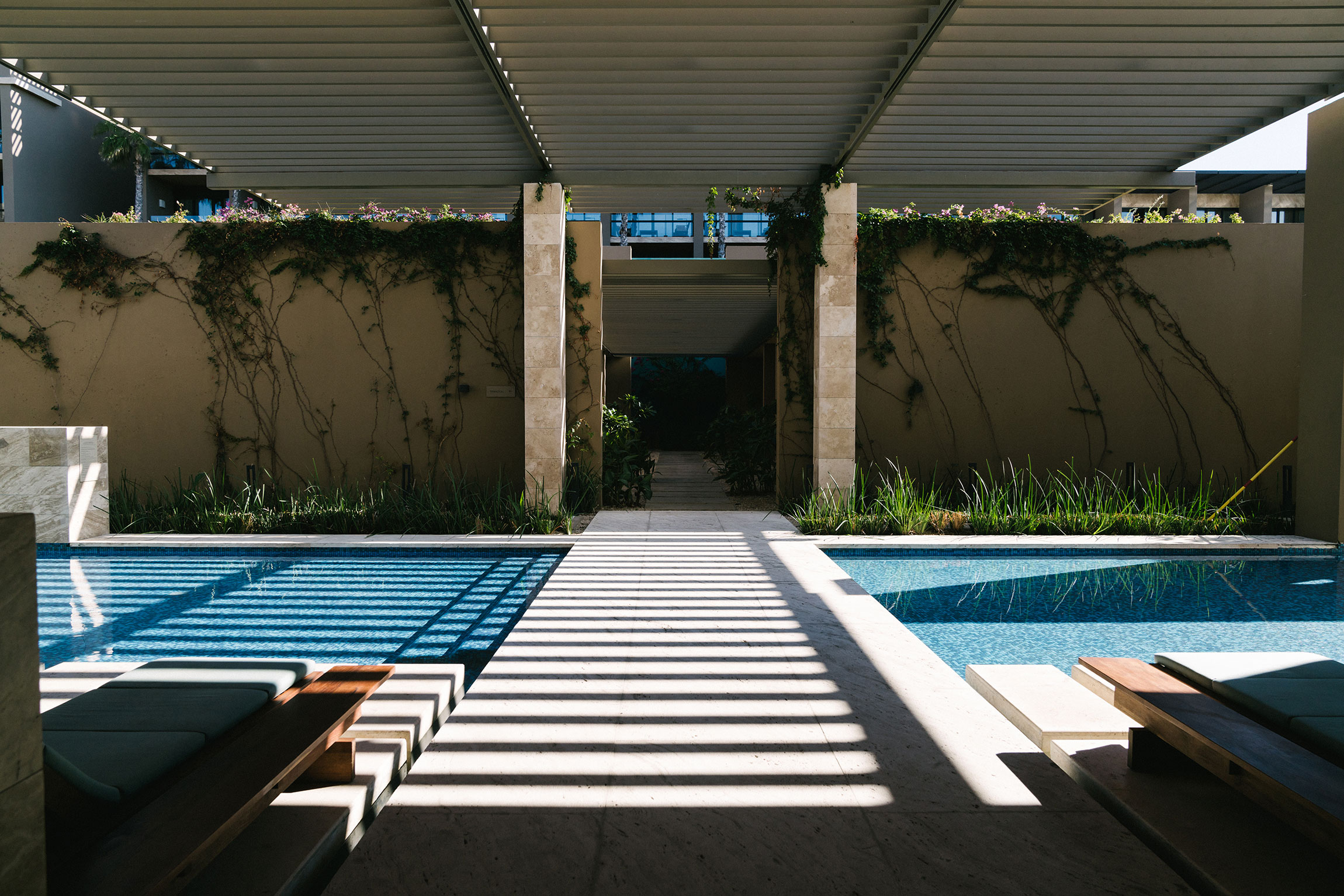 Jasha Spa was gorgeous, with an atmosphere inspired by healing herbs and organic ingredients amid a harmonious relaxation lounge. We enjoyed a couple massage in the double treatment suite, along with the indoor pools, saunas, jacuzzis, and beauty salon.