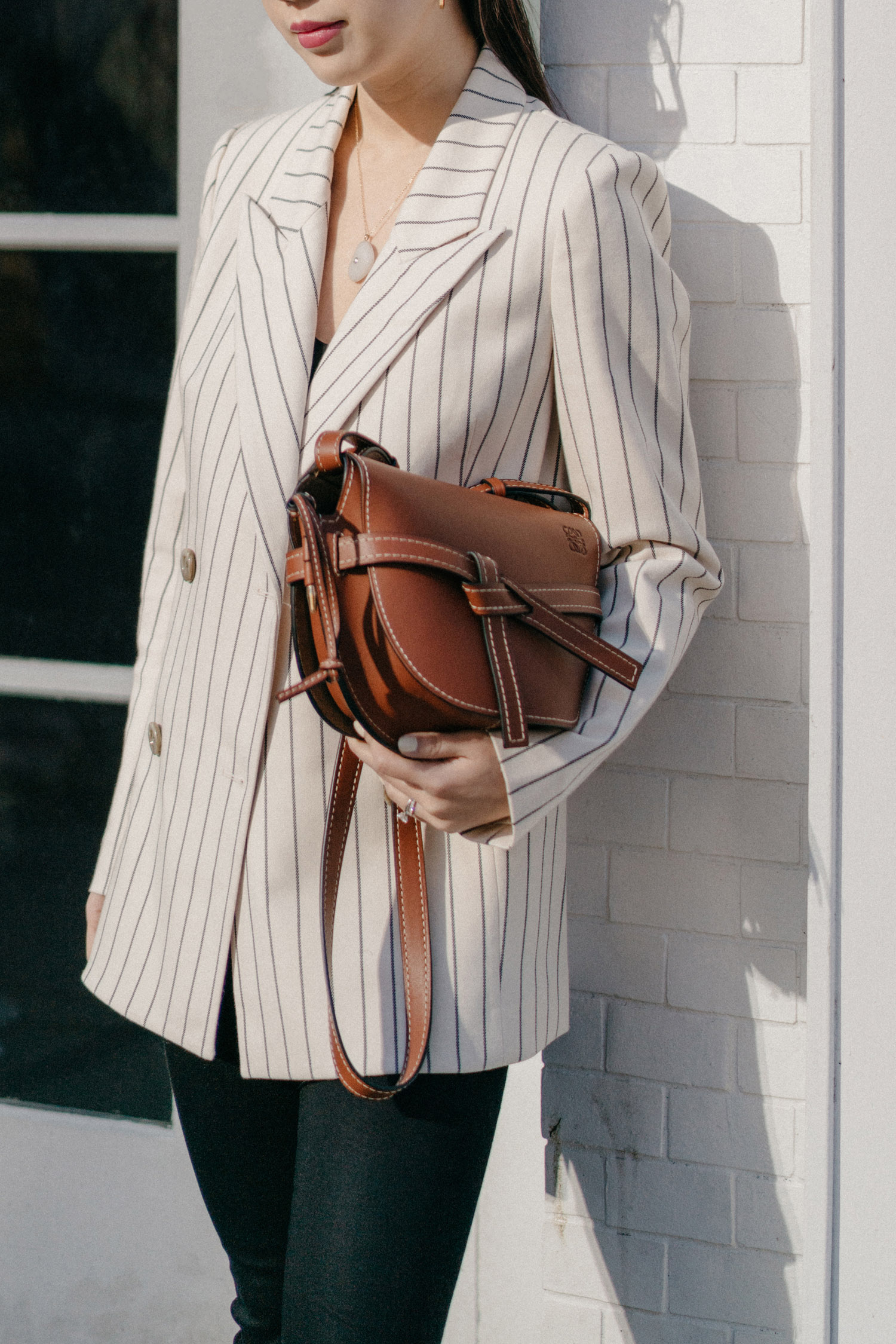 Coyotes de Paris Blazer , Loewe Bag