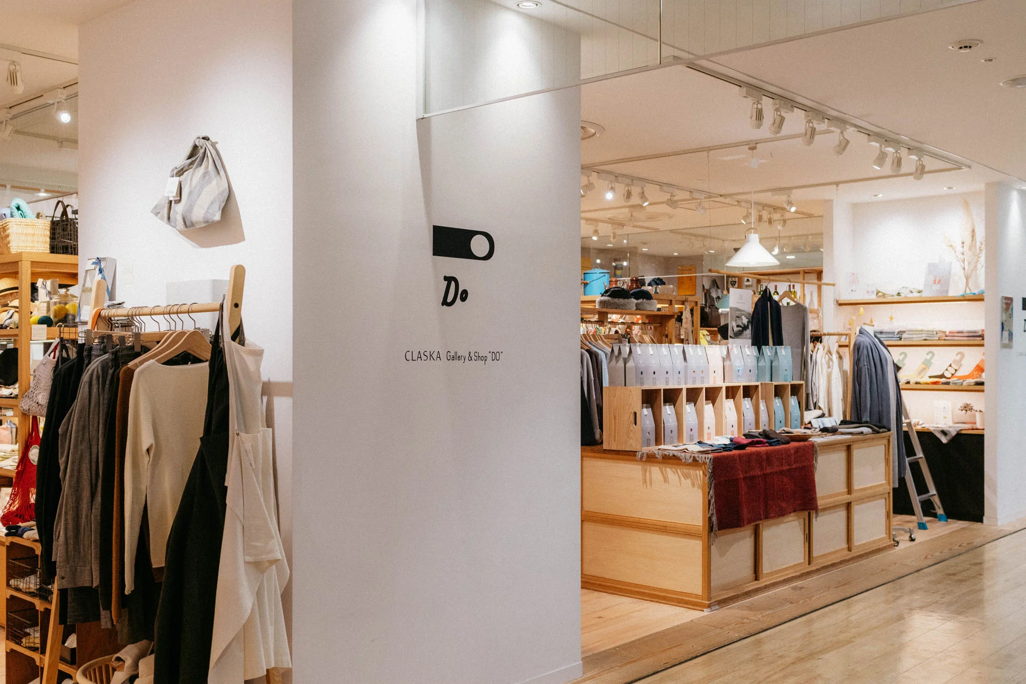 CLASKA Gallery & Shop “DO” – shops by CLASKA Hotel , there’s a few of these stores in Tokyo and has such a nice assortment of products