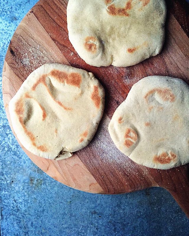 if you're gonna make bread, make pita. 5 ingredients + so fun to watch it puff. pairs well with everything 🙌